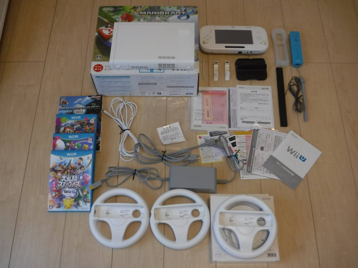 【動作確認済】Wii U 本体 32GB シロ マリオカート8内蔵 リモコン1本 ハンドル3本 人気別ソフト3枚 おまけ有り 一部欠品有り 初期化済
