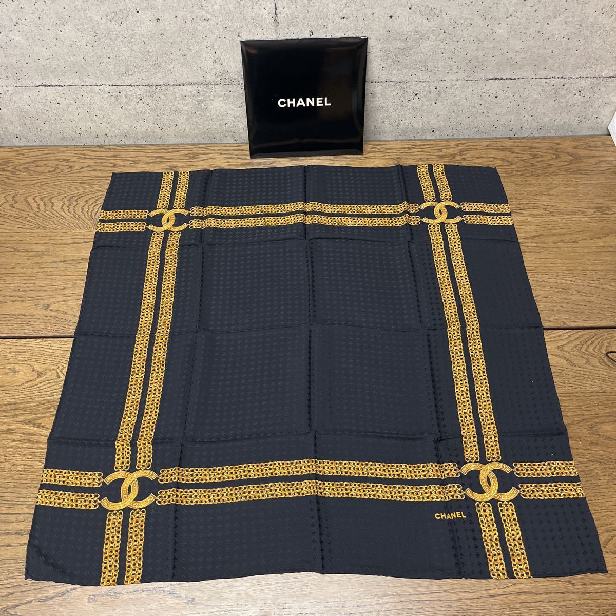 CHANEL/シャネル/スカーフ/85cm×85cm/シルク？/ブラック/ゴールド
