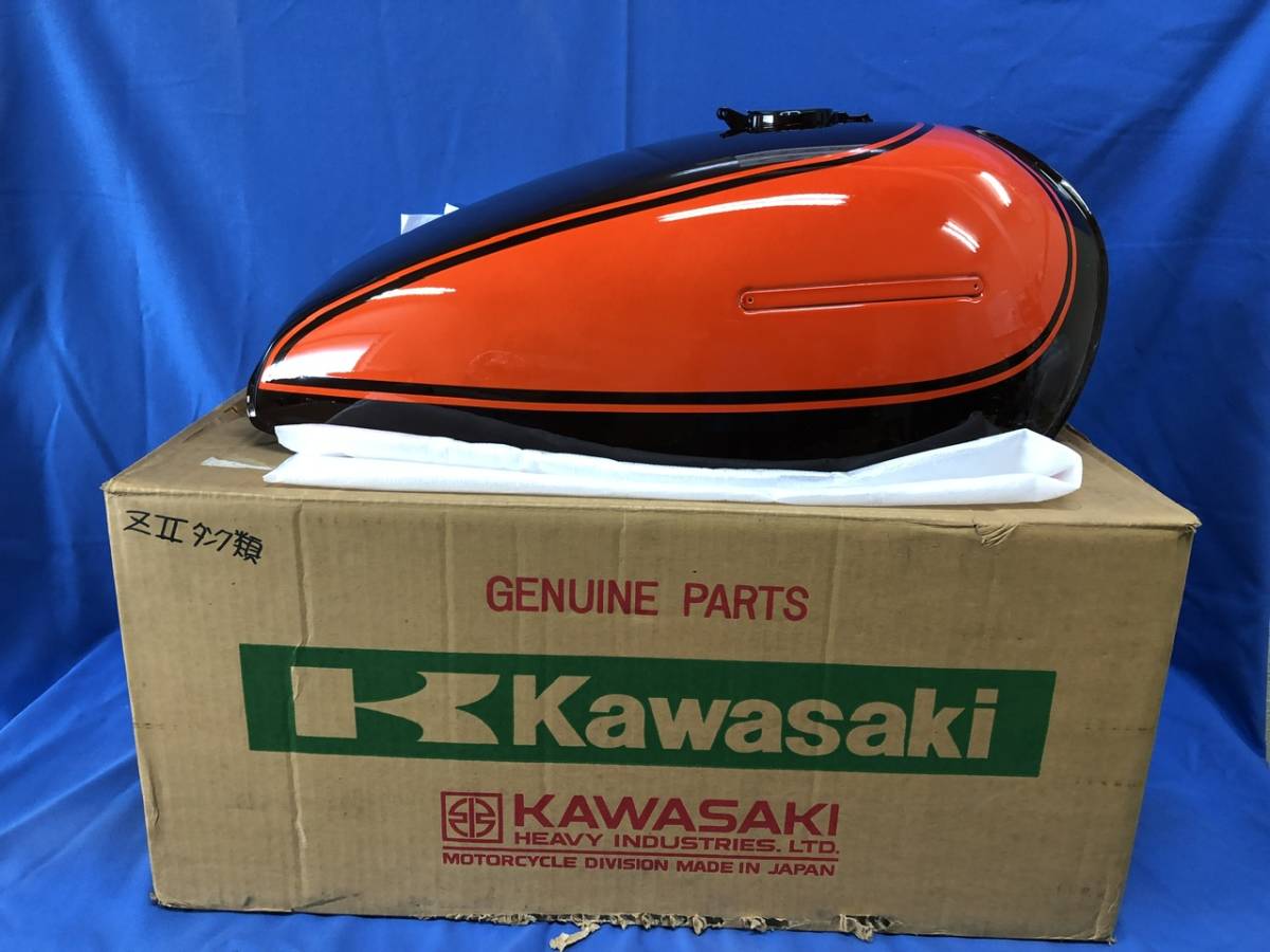 ⑰ 当時物 新品 KAWASAKI カワサキ Z2 Z750RS Z1 Z2 ガソリンタンク 51002-018-96 火の玉 外プレス ロングピッチ 750RS - カワサキ ～“ゼッツー（Z2）”は一度死に (Z2)｜開運！なんでも鑑定団｜テレビ東京 左側
