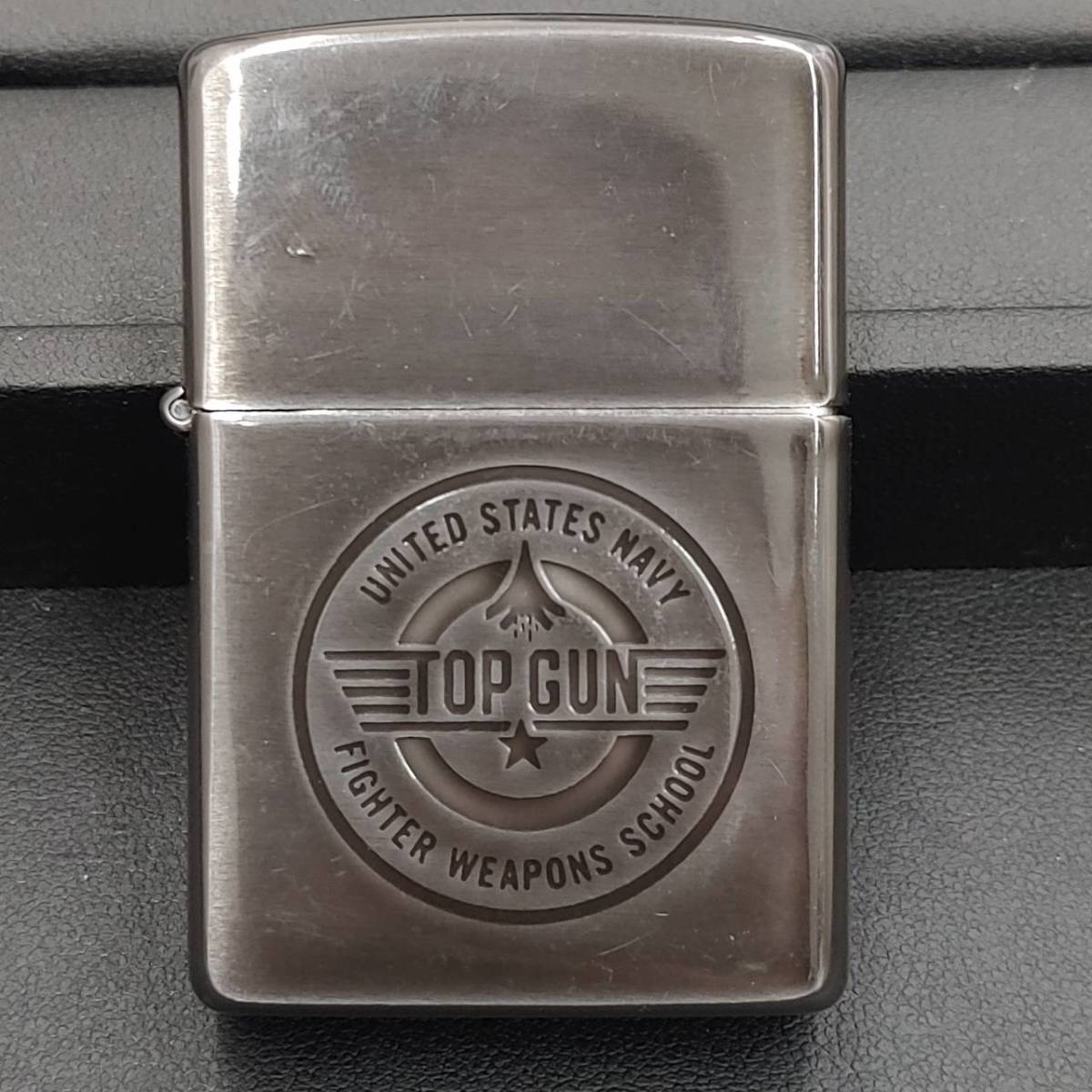 #1010　【中古】　ZIPPO　ジッポ　TOP GUN　黒　火花〇　箱なし　喫煙具　ライター　アンティーク