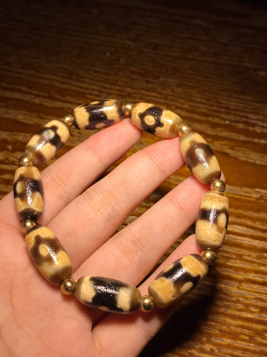 蔵友館蔵品・瑪瑙製・細密彫・三眼天珠手串】根付