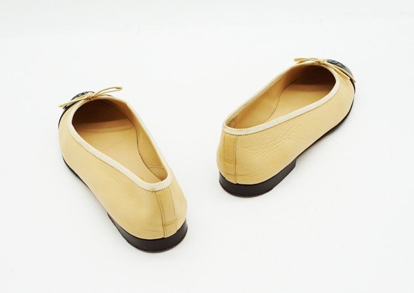 CHANEL フラットシューズ 黒/ベージュ ☆CHANEL ☆ベージュ/黒 フラットシューズ