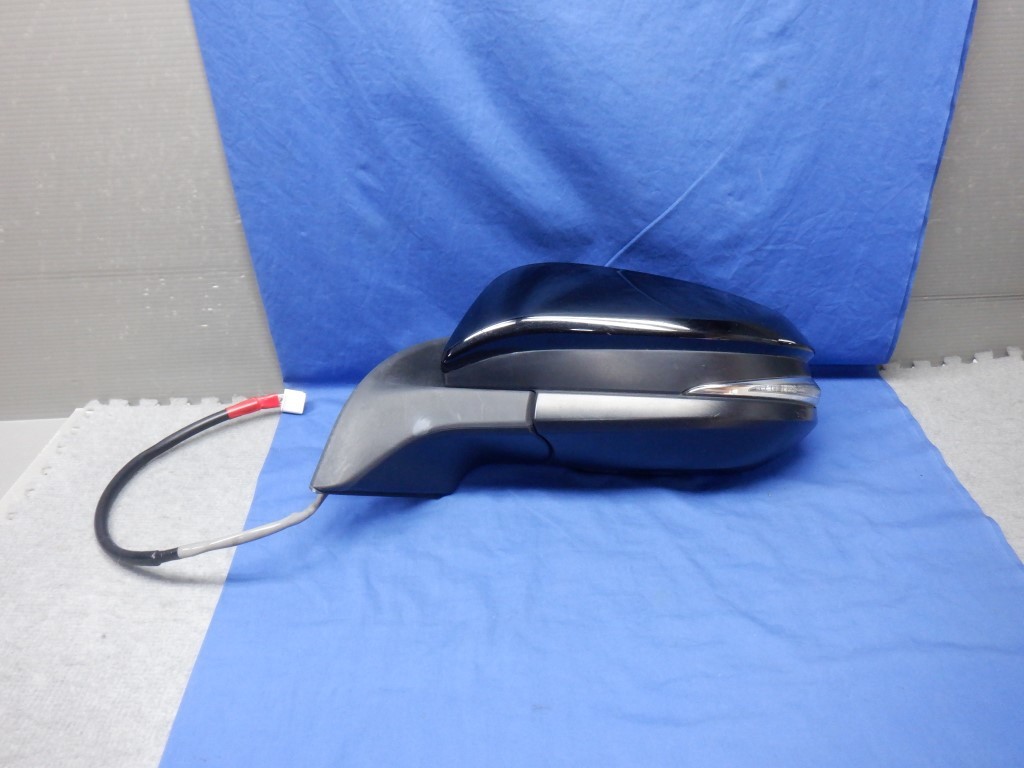 ノア　ヴォクシー　ZRR80/ZRR85/ZWR80　左ドアミラー　7P (Z8358)