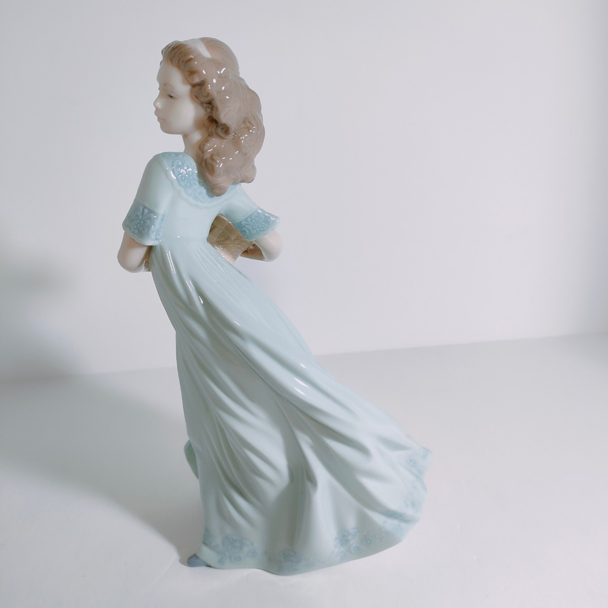 LIADRO リアドロ リヤドロ 少女 置物 陶器 花束 春のお庭にかえって