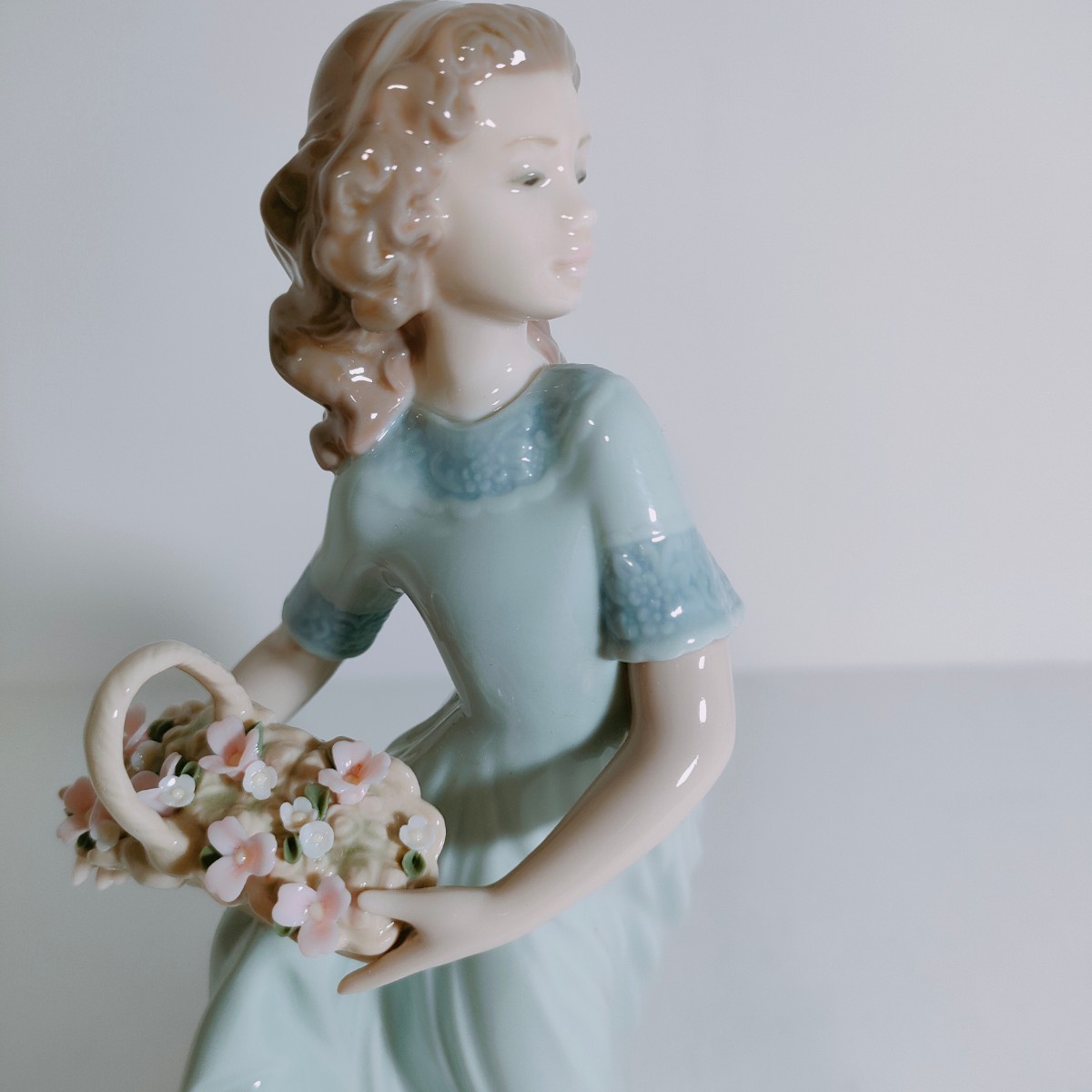 LIADRO リアドロ リヤドロ 少女 置物 陶器 花束 春のお庭にかえって