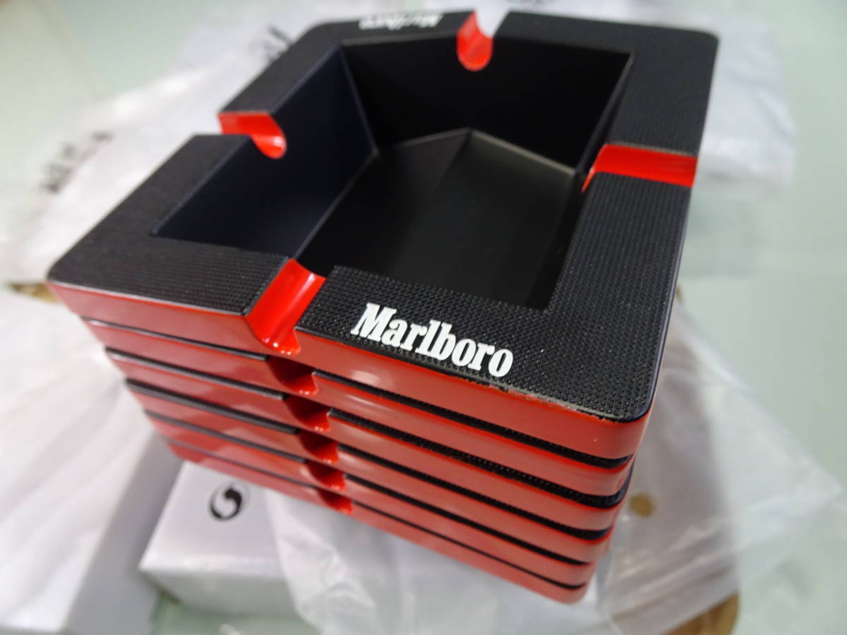 Marlboro マールボロ OCTAGONデザイン重厚メタル灰皿 蓋付き（黒