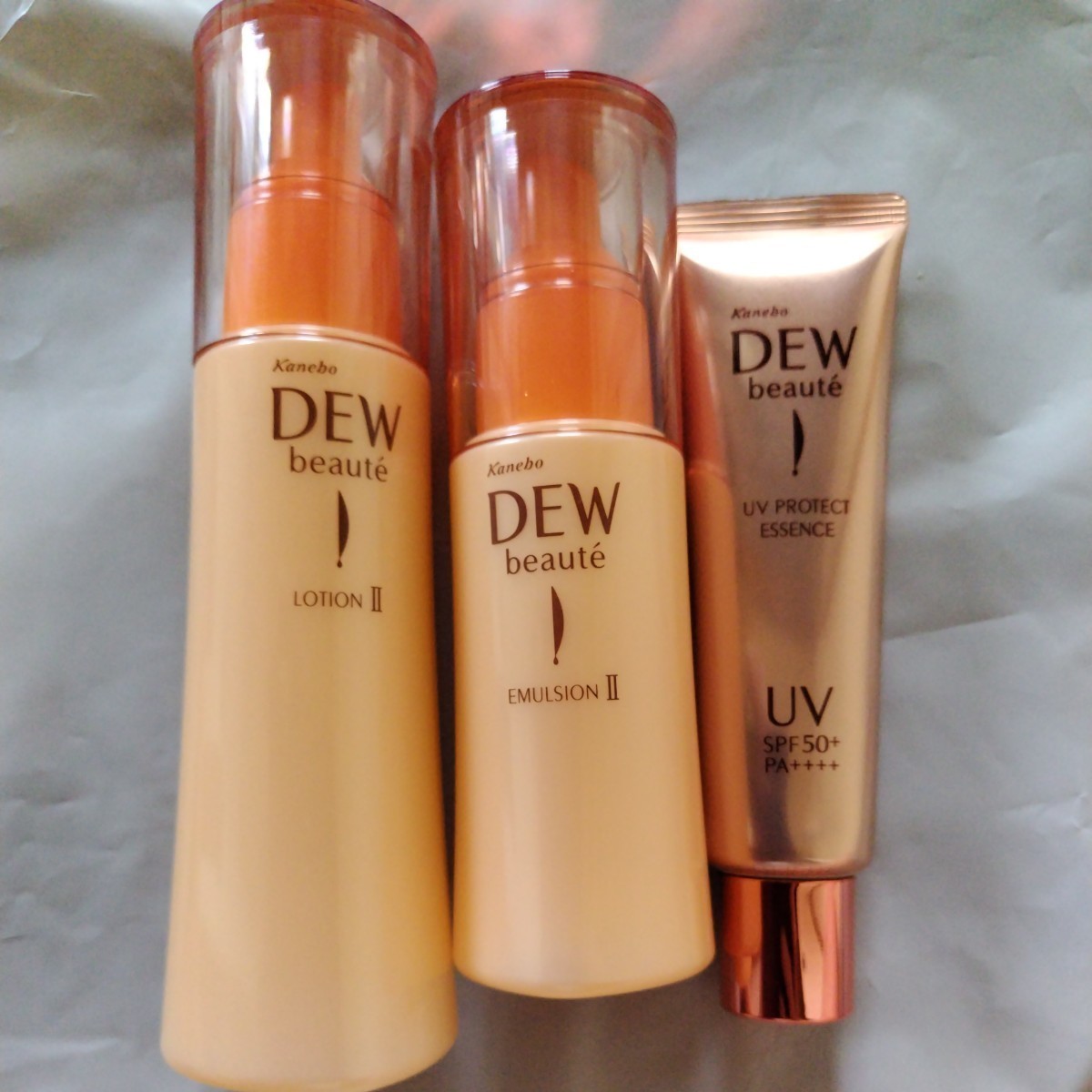 カネボウ　DEWボーテ　ローションⅡ　150ml　1個／エマルジョンⅡ　100ml　1個／UVプロテクトエッセンス　60g　1個