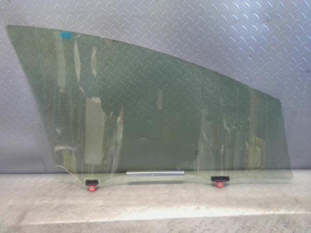 アクア DAA-NHP10 左フロントドアガラス G 4V7 35000 アクア 左 DAA