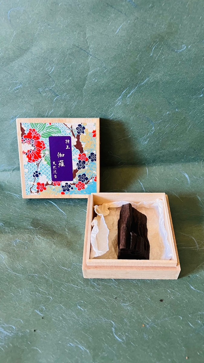 100%新品，HOT 特上 伽羅 天然沈香 25g 香道具 お香 ベトナム産 鳩居堂 松栄堂 聞香 薫香 組香 黒油伽羅 沈水香木 煎茶道具(その他)｜売買されたオークション情報、yahooの商品情報をアーカイブ公開 - オーク その他