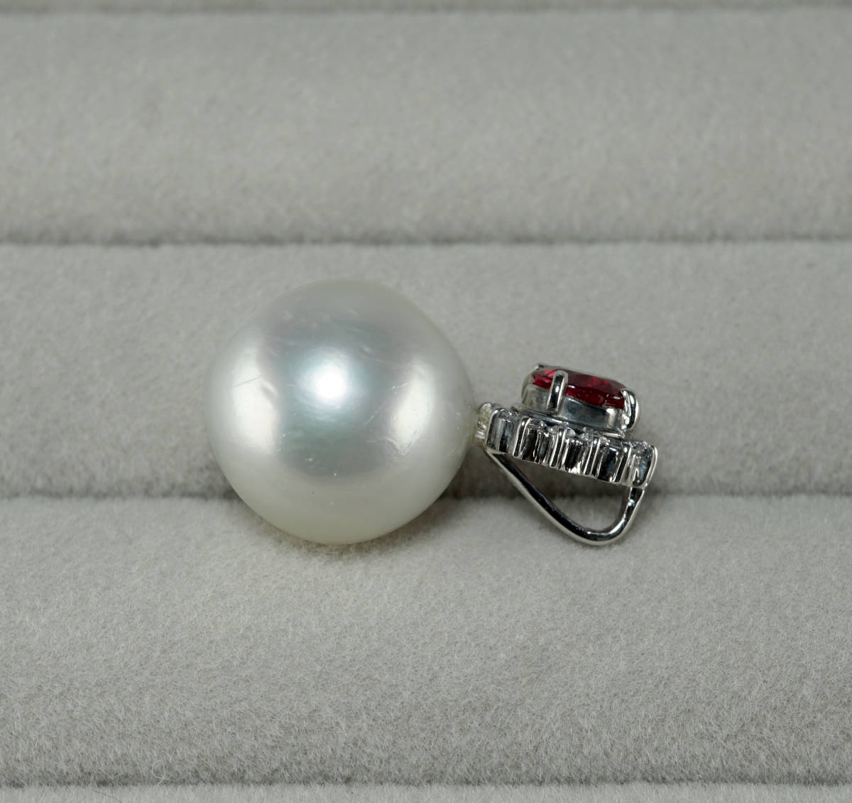 △天然南洋白蝶パール 最高級 傷少なめ 12.4mm ダイヤモンド 0.15ct 