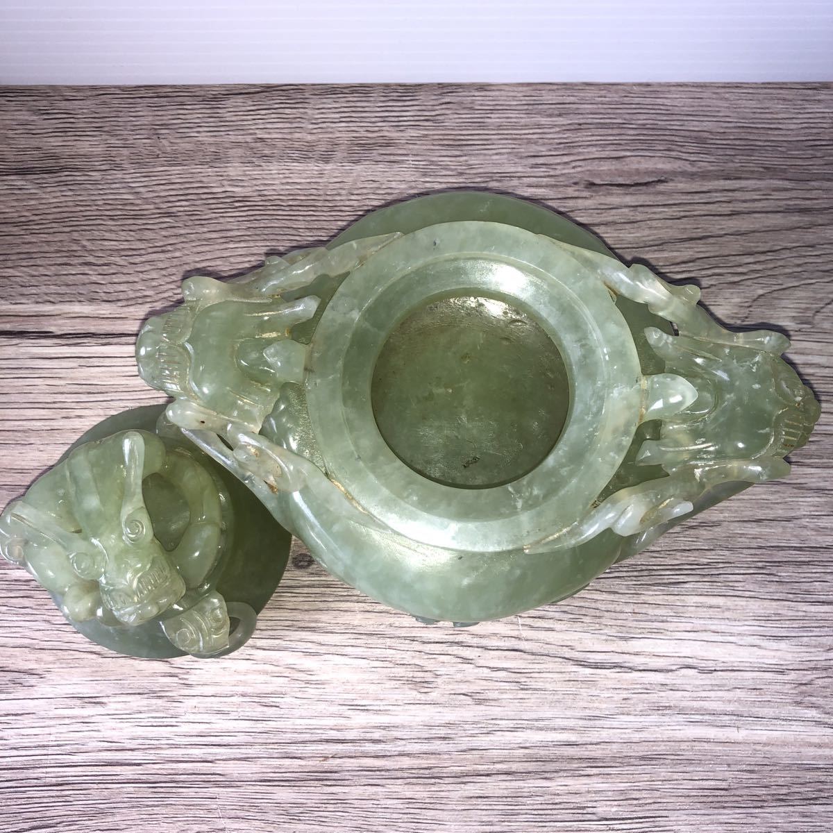 中国美術 翡翠三つ足獅子香炉 翡翠 中国美術 香炉 双耳遊環