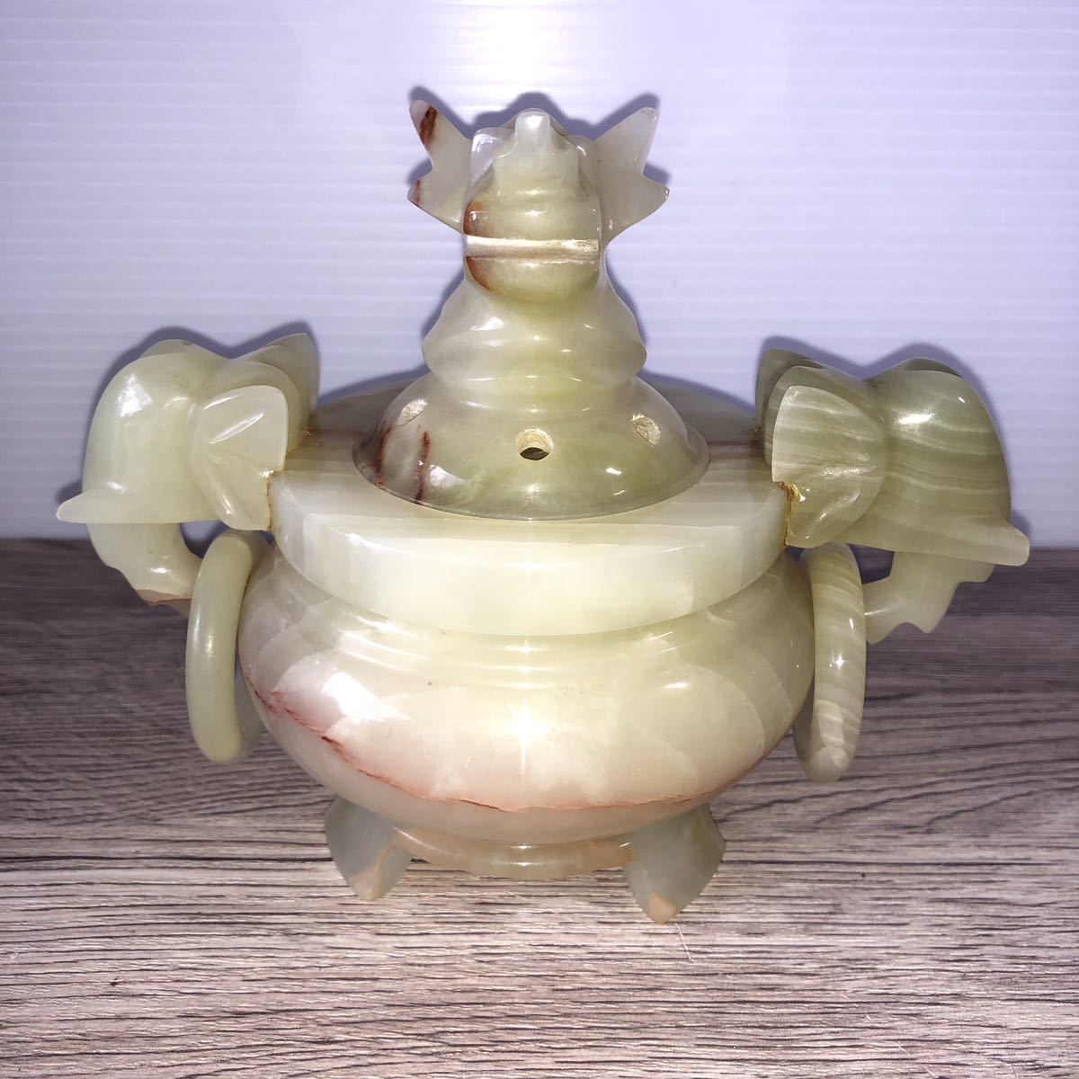 中国美術 翡翠三つ足獅子香炉 翡翠 中国美術 香炉 双耳遊環