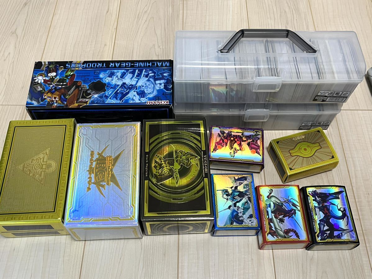 遊戯王まとめ売り　引退　デッキ14＋α 遊戯王 引退 デッキ10個 汎用カードほか 遊戯王 引退 デッキ10個 汎用