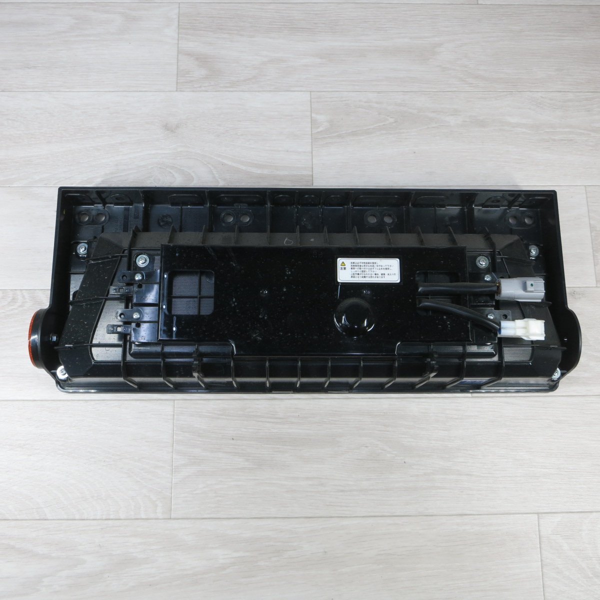 新車外し◇小糸 大型トラック 純正 3連 LEDテールランプ 右側 KOITO