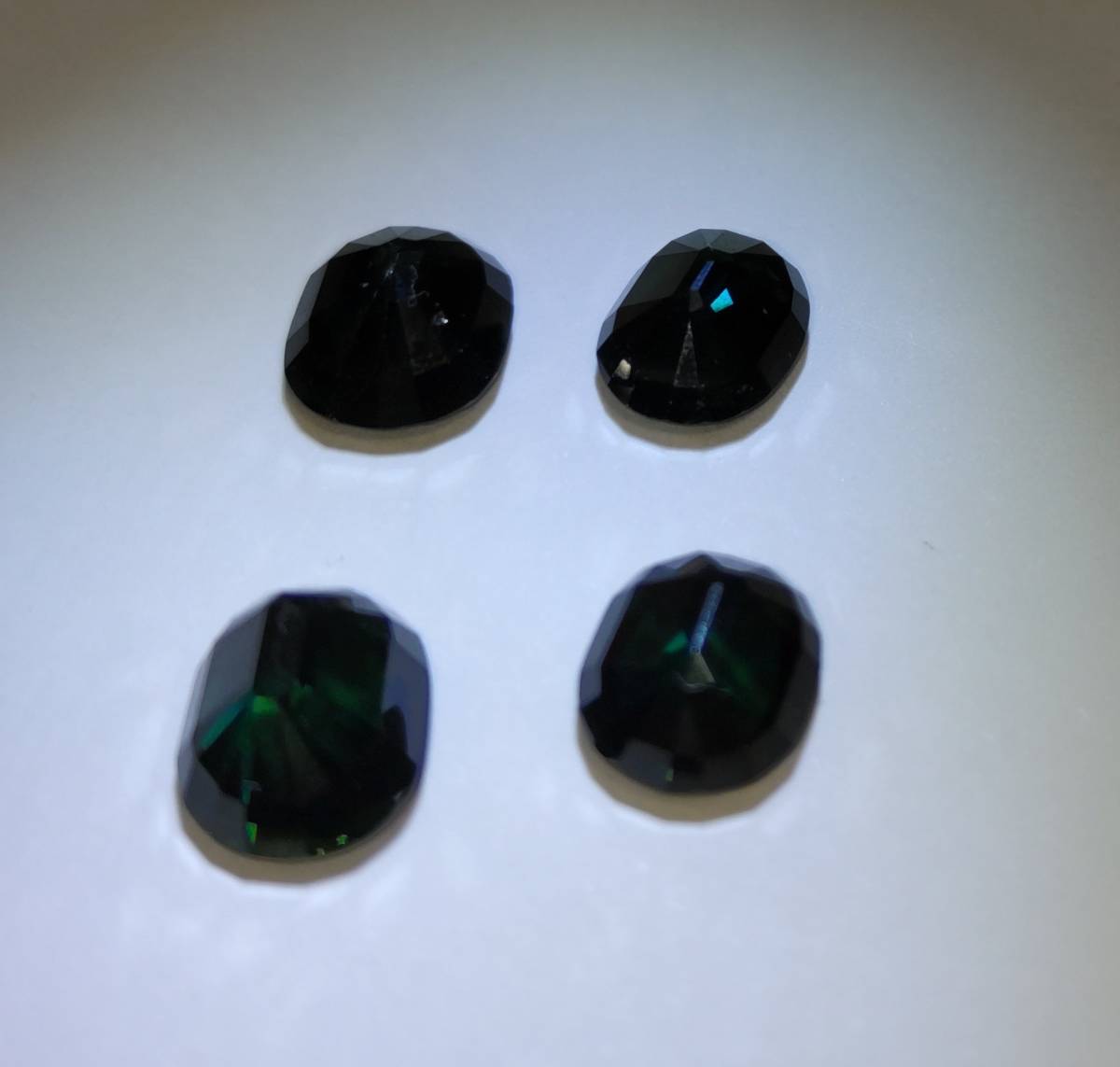 アクセサリー　ル－ス　天然石　トルマリン？　詳細不明 　約2．42ｇ　＃11