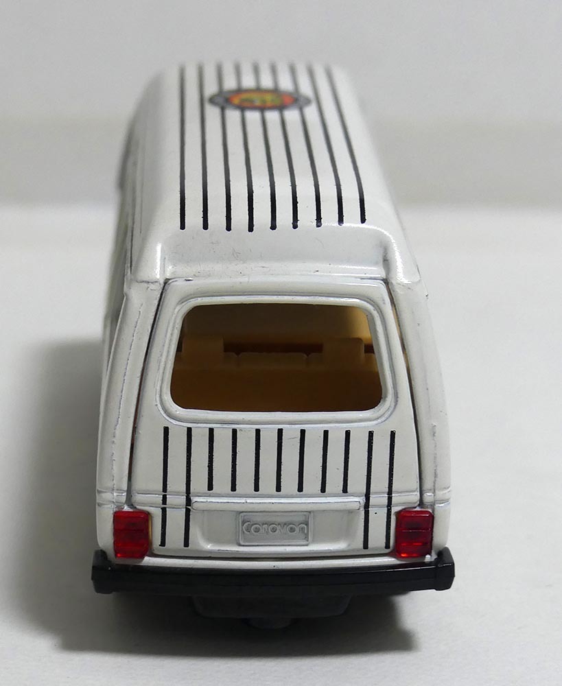 トミカダンディ No.22 阪神タイガース NISSAN Caravan 1/43 tomica