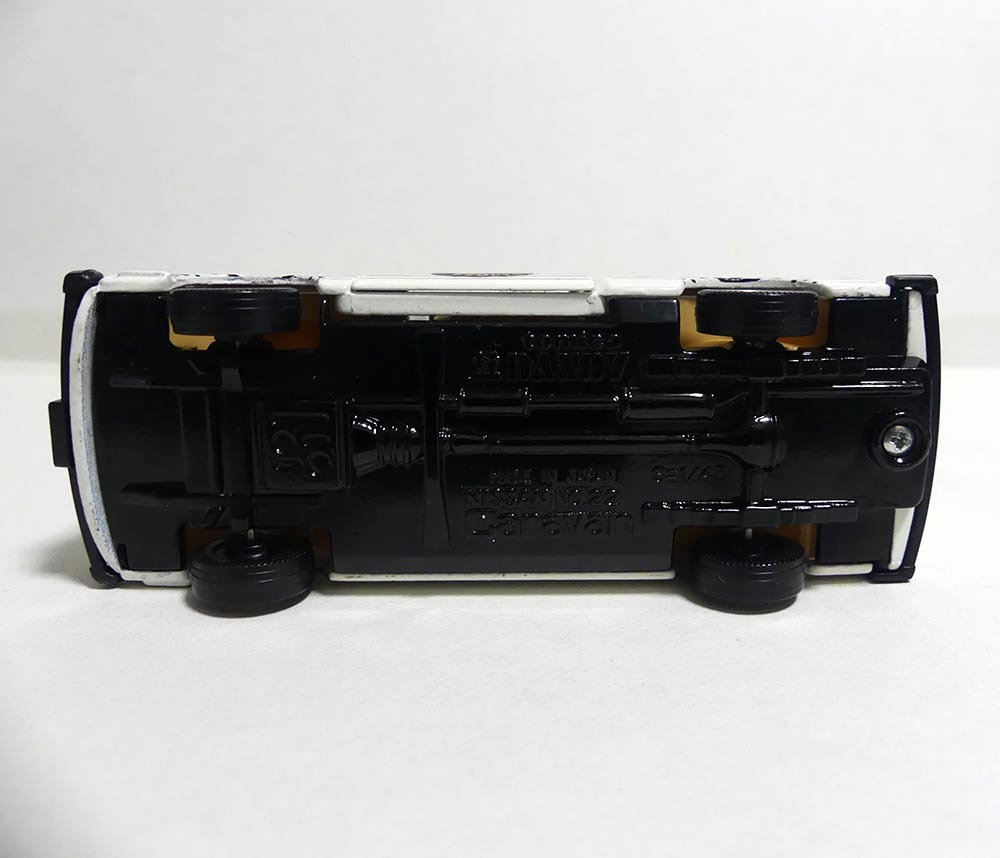 トミカダンディ No.22 阪神タイガース NISSAN Caravan 1/43 tomica