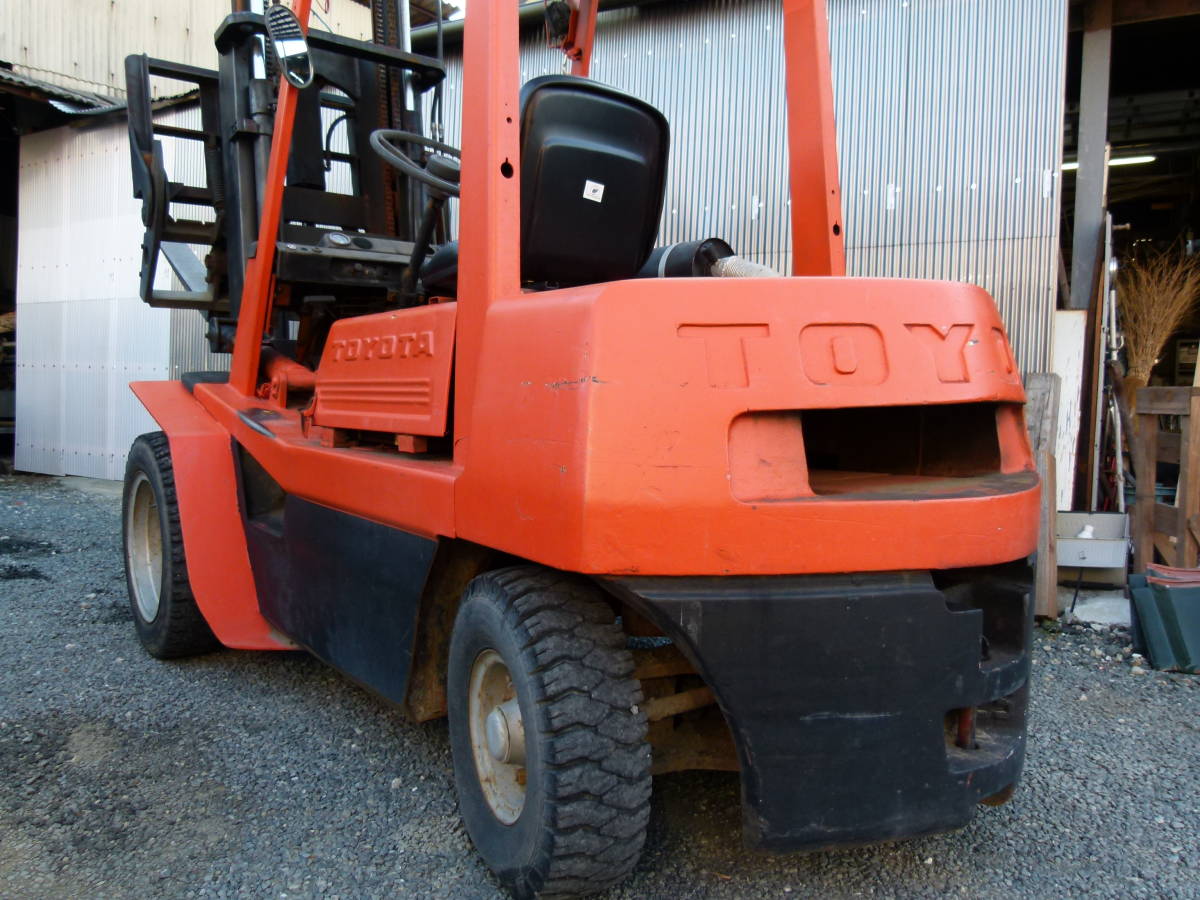 トヨタ TOYOTA 2.5トン半フォークリフト 品 3FD25 ヒンジ付き ジャンク 
