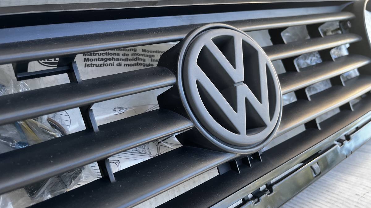 ほぼ未使用】VW Golf2 ゴルフ2用 4灯グリル ブラック VWエンブレム 