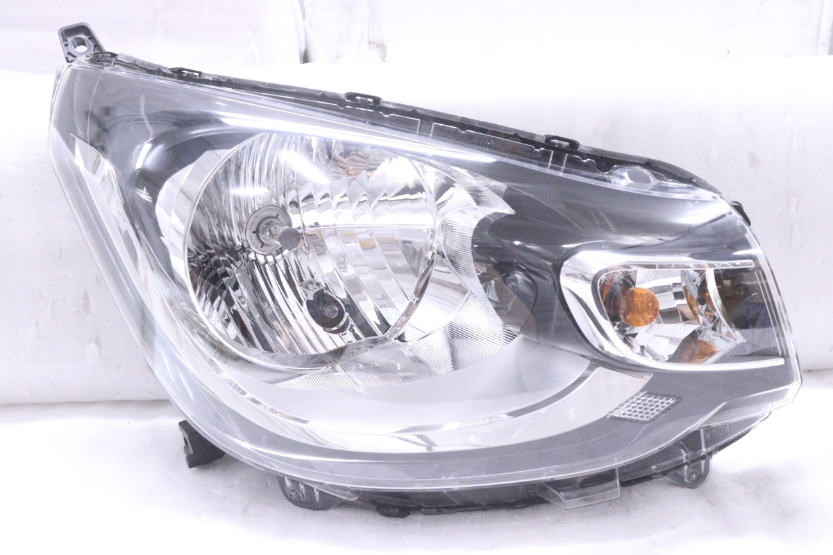 38-1906★ハロゲン B11W ekワゴン★右ヘッドライト STANLEY W1046 ASSY ブラック 純正★三菱 (DM)