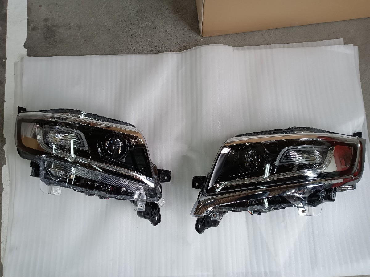 車 スズキ MK53S スペーシア 右ヘッドランプユニット