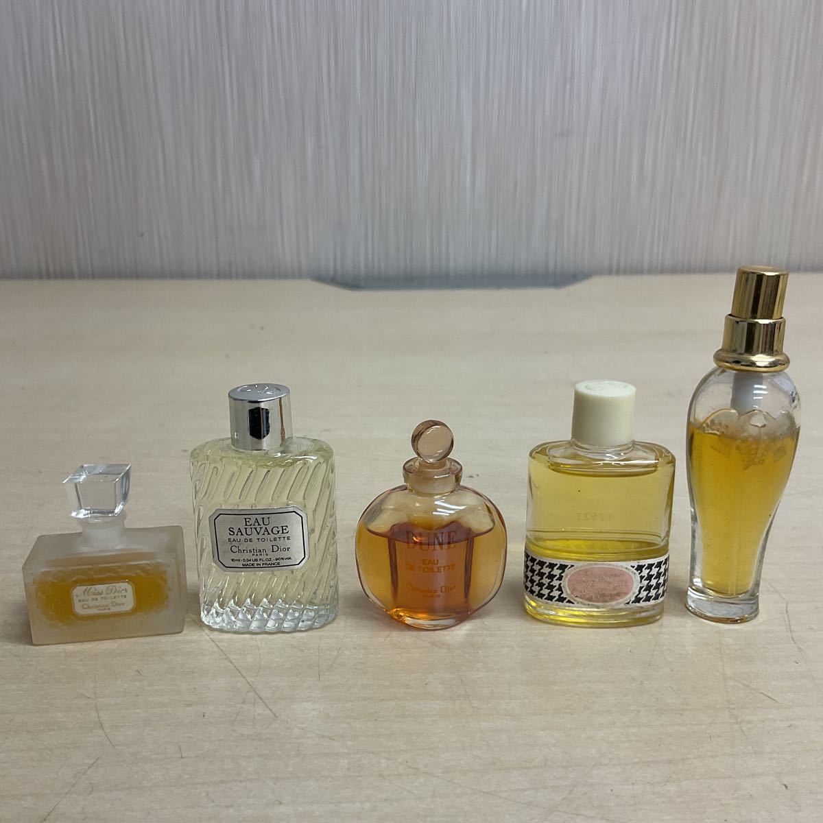 営♪SA11-60 香水 バスオイル 12点まとめ Dior フェラガモ L'OCCITANE SHIRO オオカミとハリネズミのエクリュ JO MALONE バスオイル 