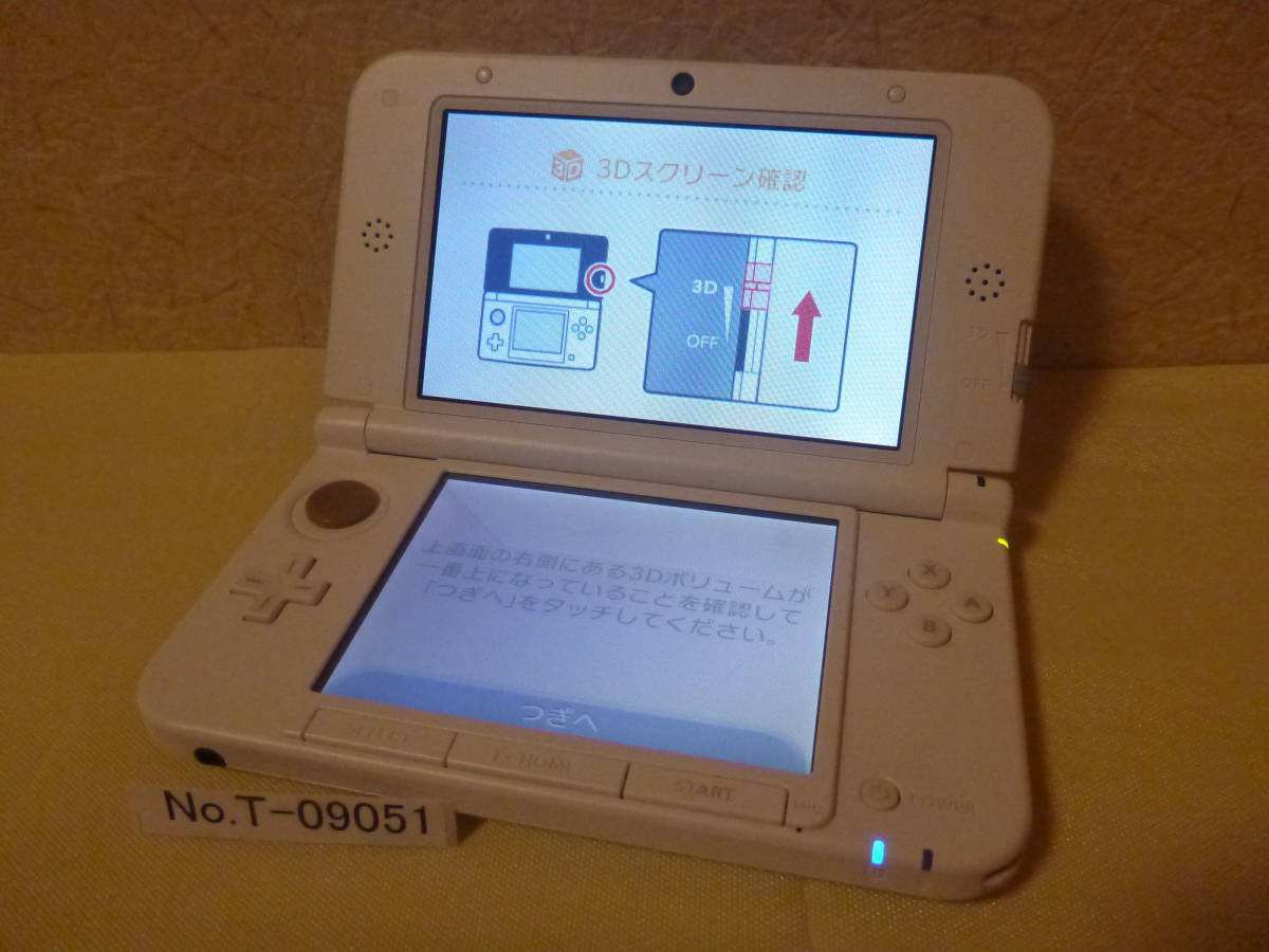 T-09051 / 任天堂 / Nintendo 3DS LL / SPR-001 / ACアダプター付き 