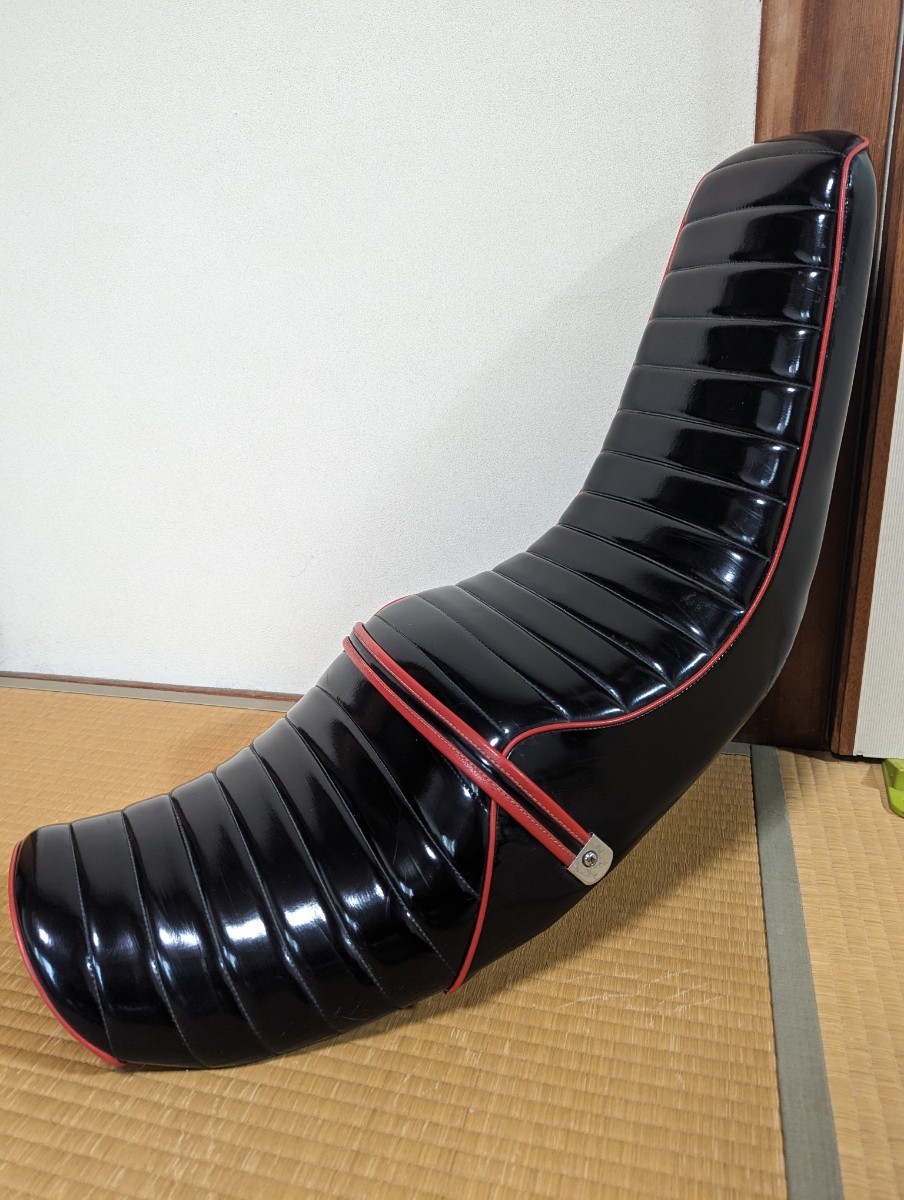 カワサキ ゼファーχ 三段シート 赤黒エナメル kawasaki zephyr 400 χ 3