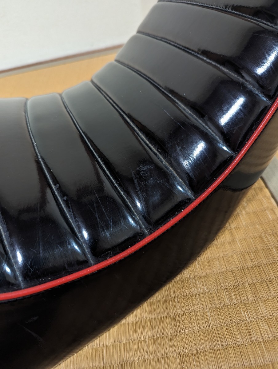 カワサキ ゼファーχ 三段シート 赤黒エナメル kawasaki zephyr 400 χ 3