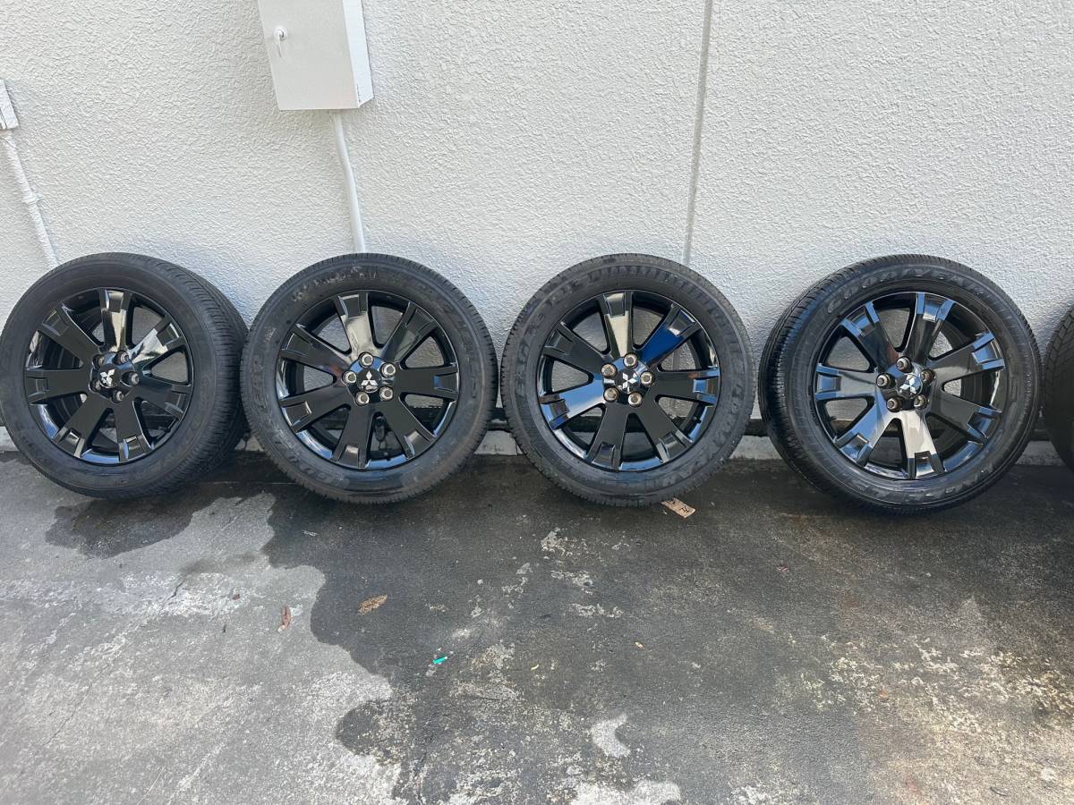 MITSUBISHI ミツビシ デリカD5 純正 18インチ ブラック グッドイヤー 