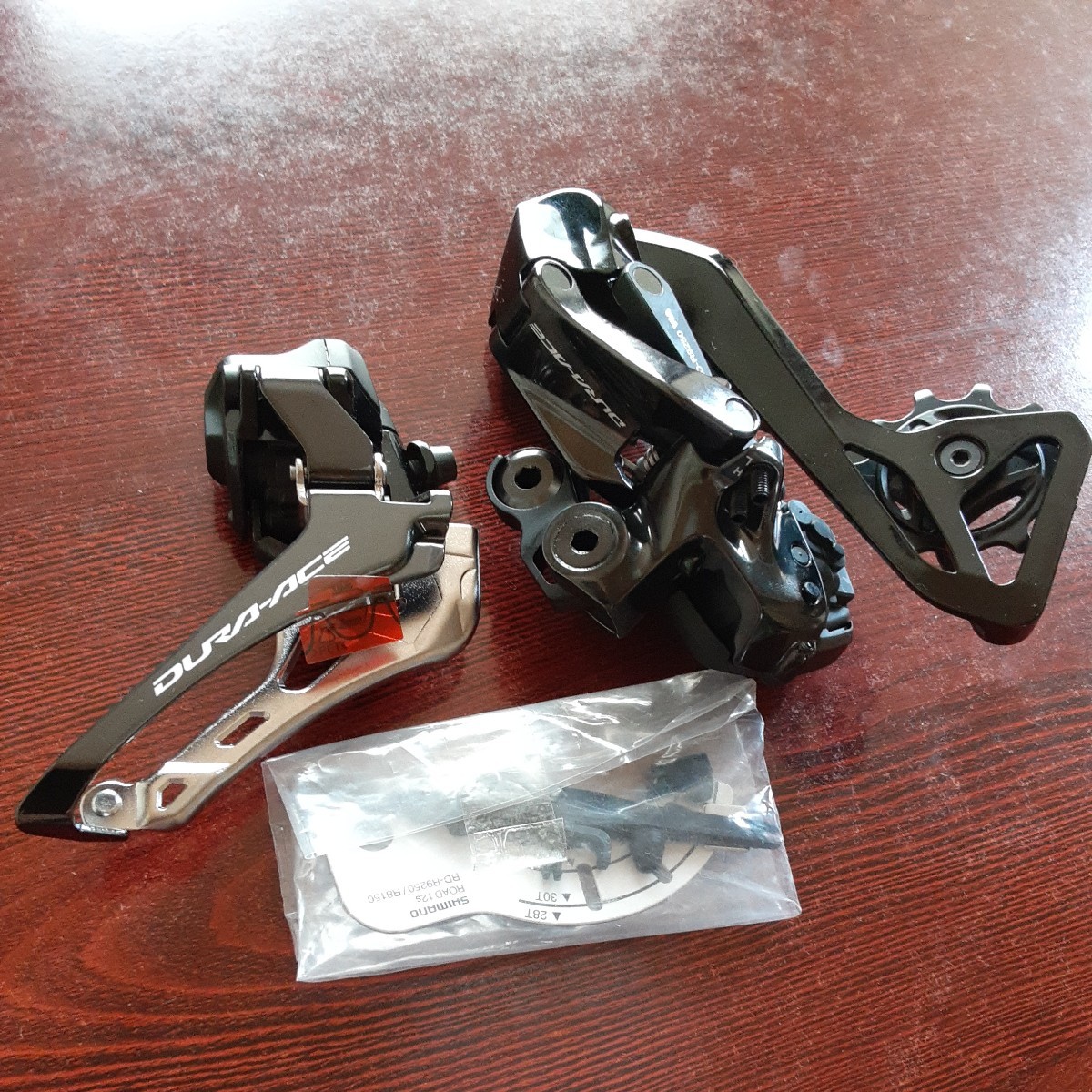 未使用品 SHIMANO シマノ RD-R9250 DURA-ACE Di2 リアディレイラー RD