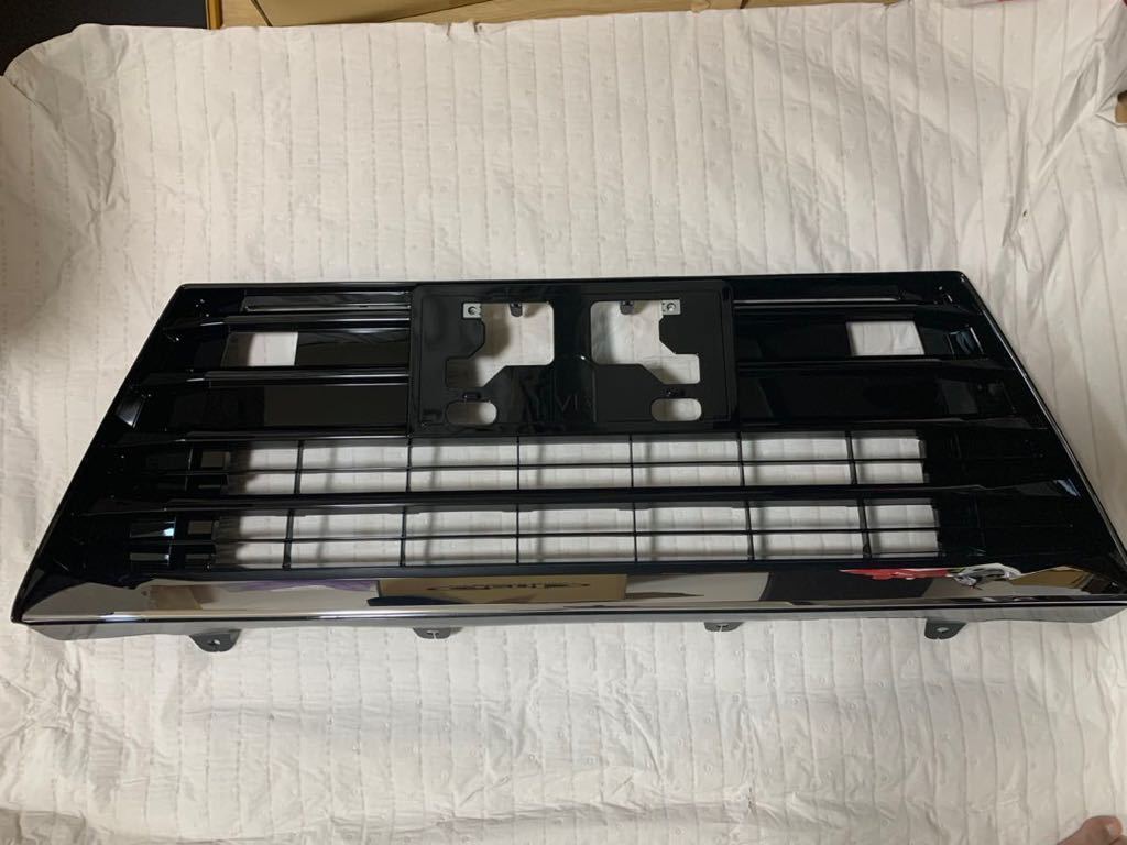 ヴォクシー 80 後期　ZRR80W ZWR80W フロントグリル グリル フロントバンパー 未使用