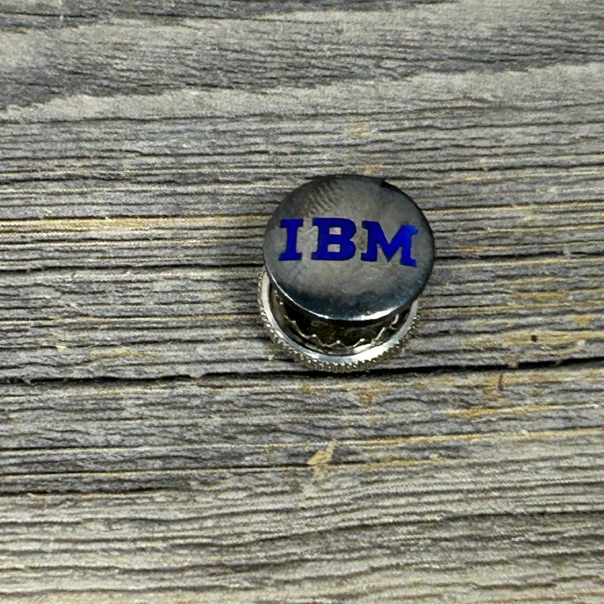 7592 IBM 日本アイ・ビー・エム株式会社 社章 社員章 ピンバッジ