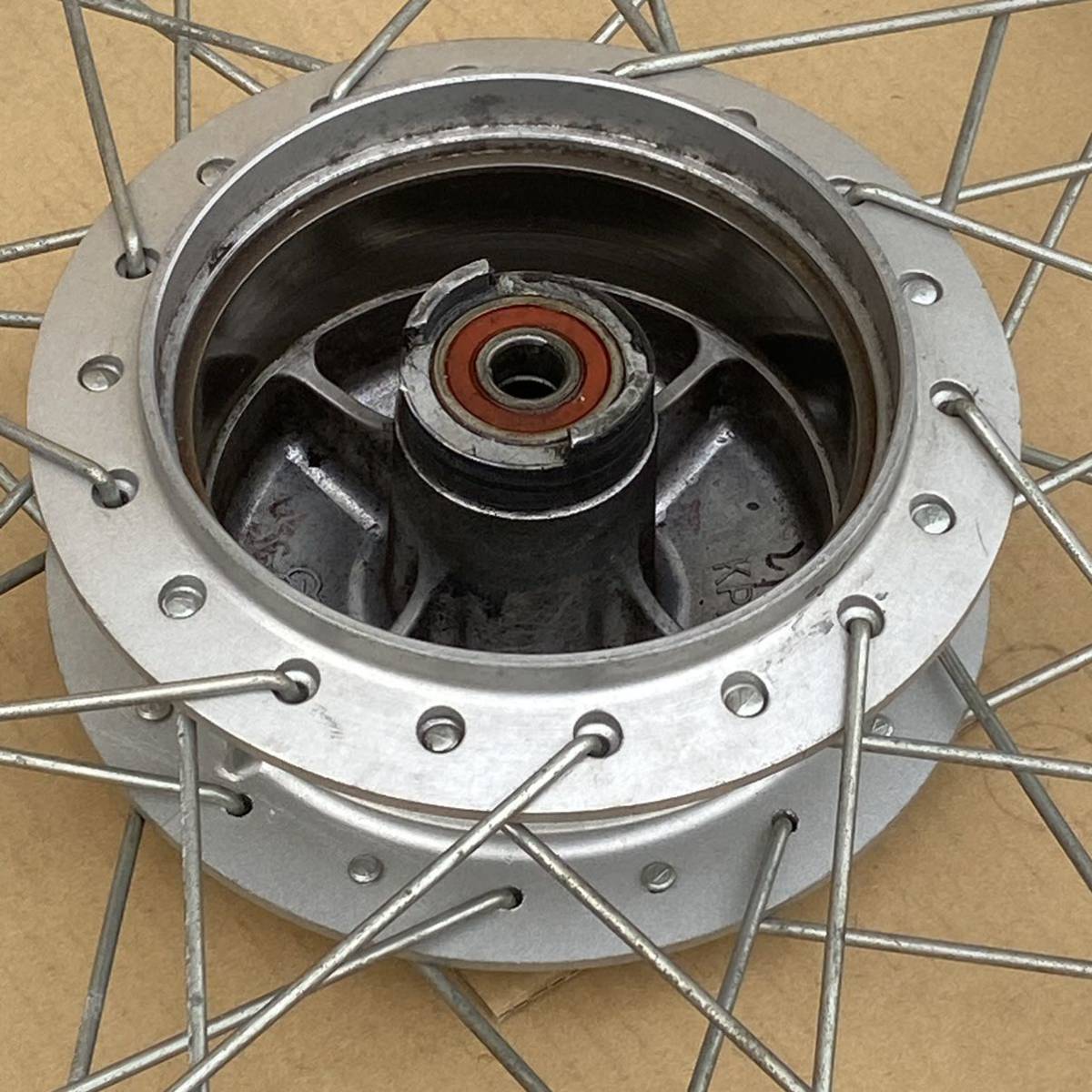 ホンダ スーパーカブ フロントホイール C50 AA01 □スーパーカブ50⁄C50