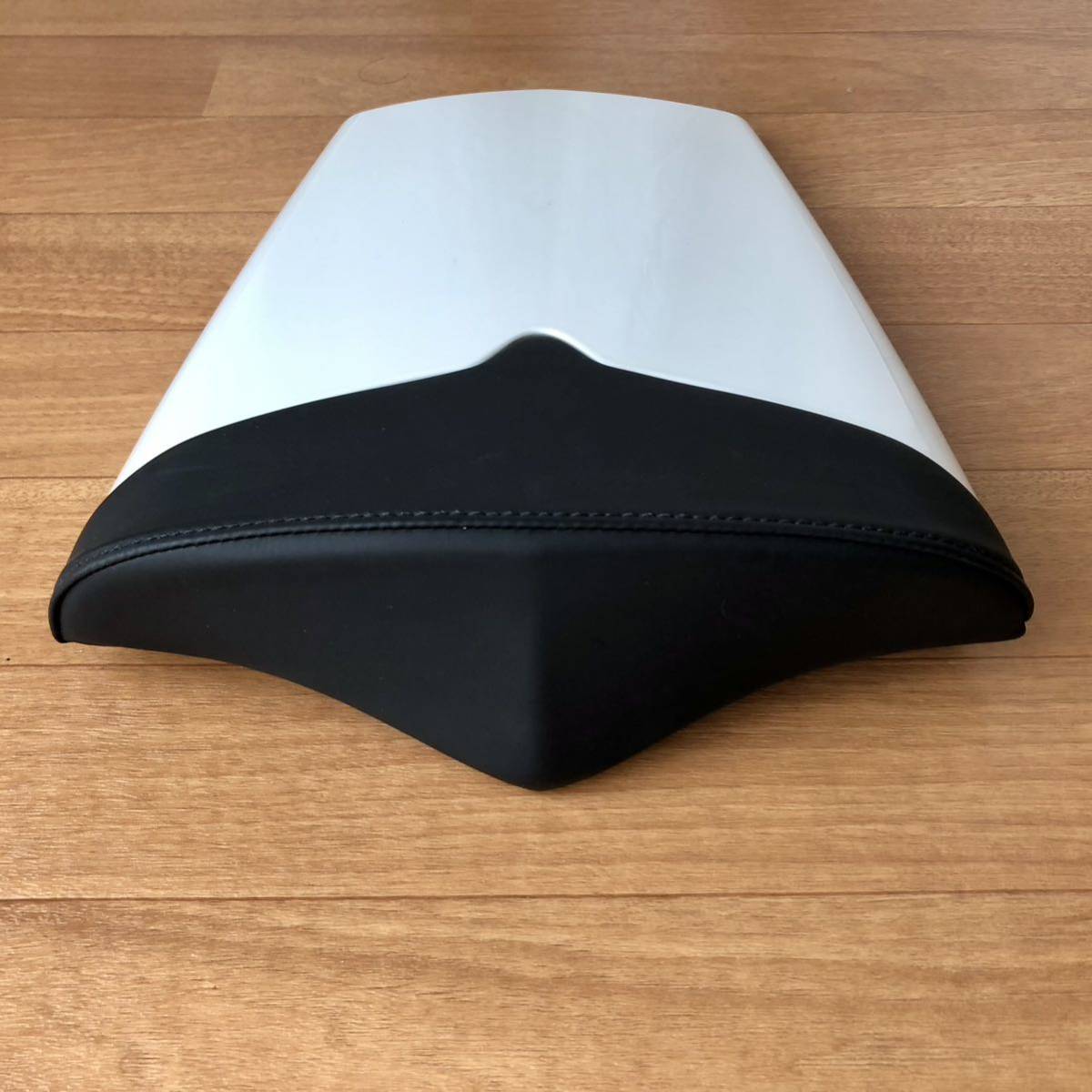 純正オプション】TRIUMPHシングルシートカウル DAYTONA675R 純正