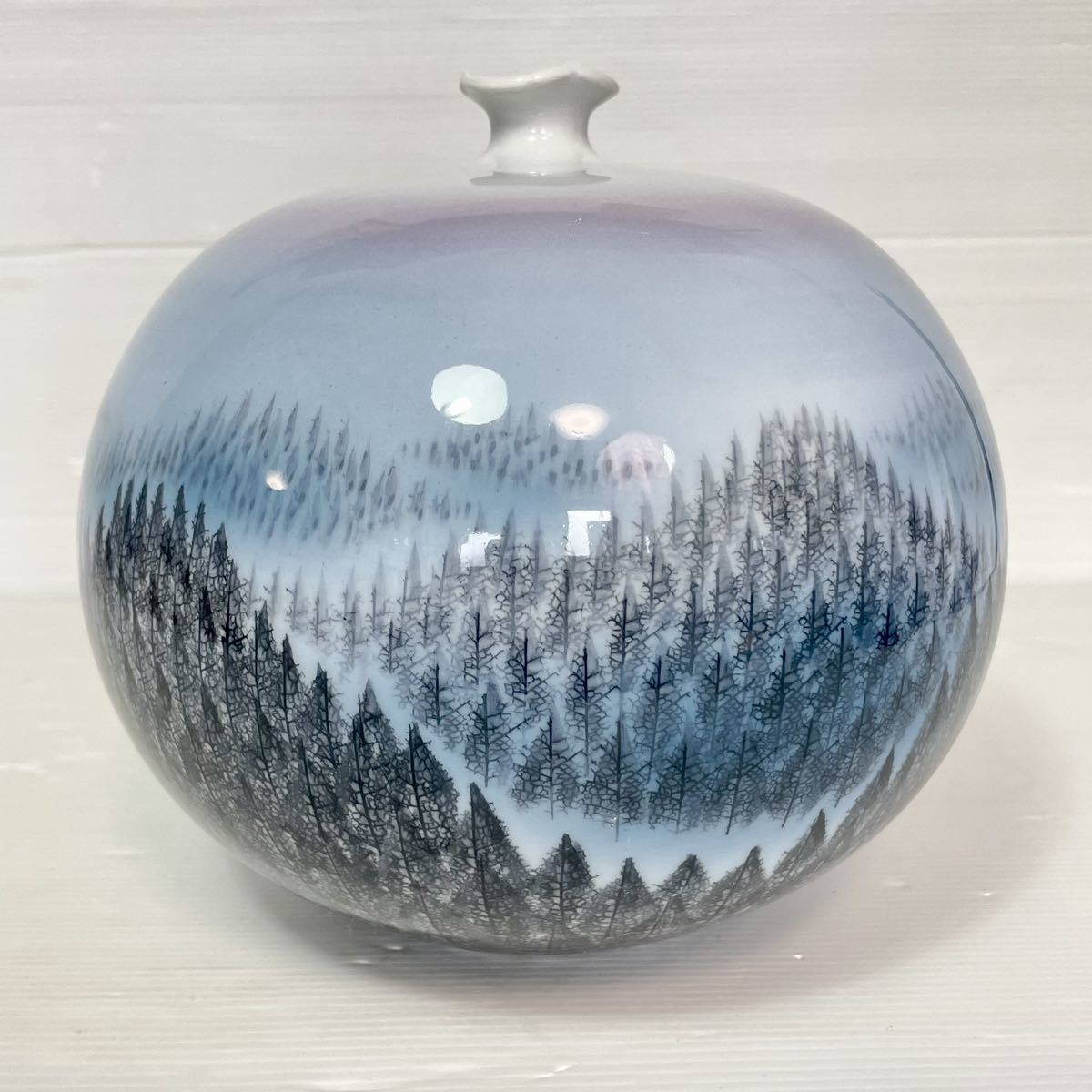 特大花瓶 陶芸日展作家 藤井朱明 白磁彫花瓶 木の葉文様 朱印木箱入 高