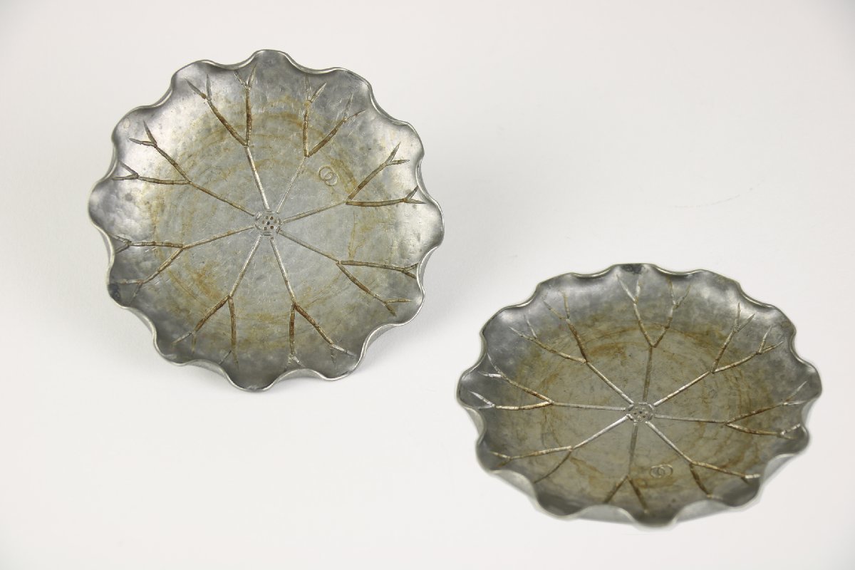 【KEI】 古錫 蓮葉 急須台 煎茶 瓶台 盆 在銘 73g I30