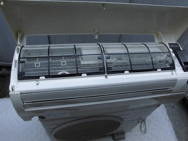 6畳から9畳用　DAIKIN ダイキン　AN28NESJ-W ルームエアコン 2012年製