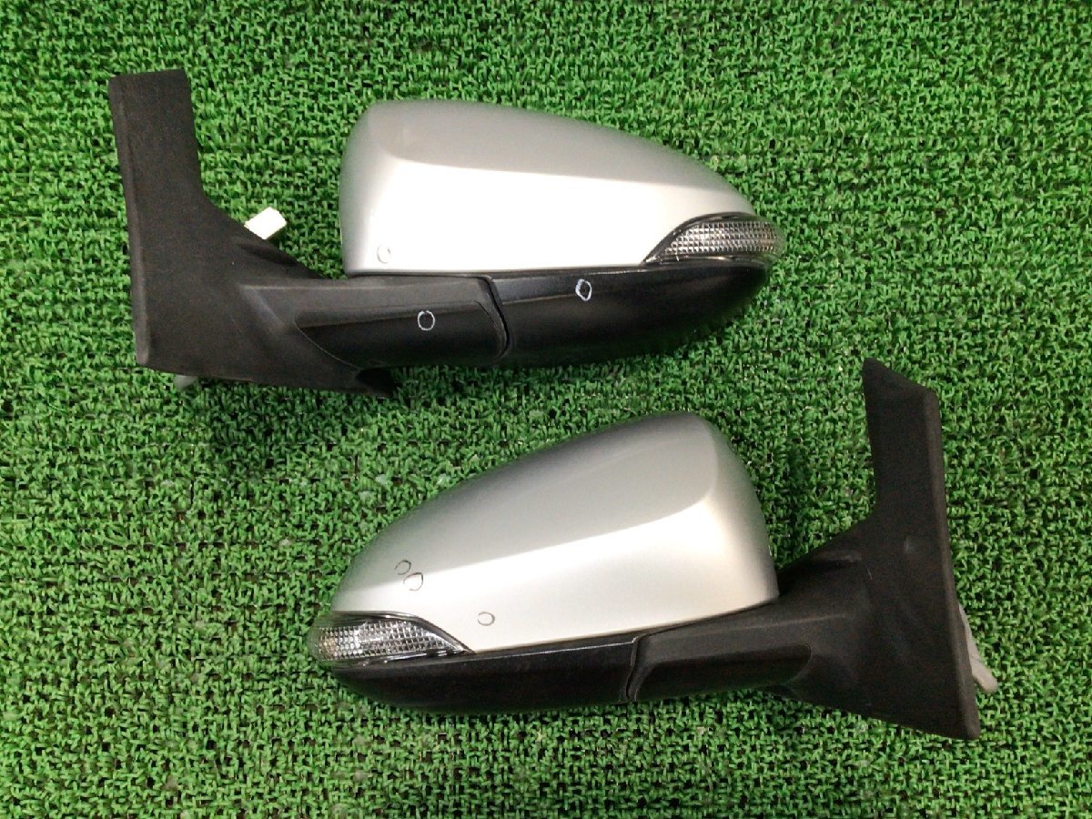 アクア NHP10 ドアミラー サイドミラー 左右セット カラー：1F7(シルバーM) 品番：87910-52D70 87940-52D50 トーカイリカ：TR1001