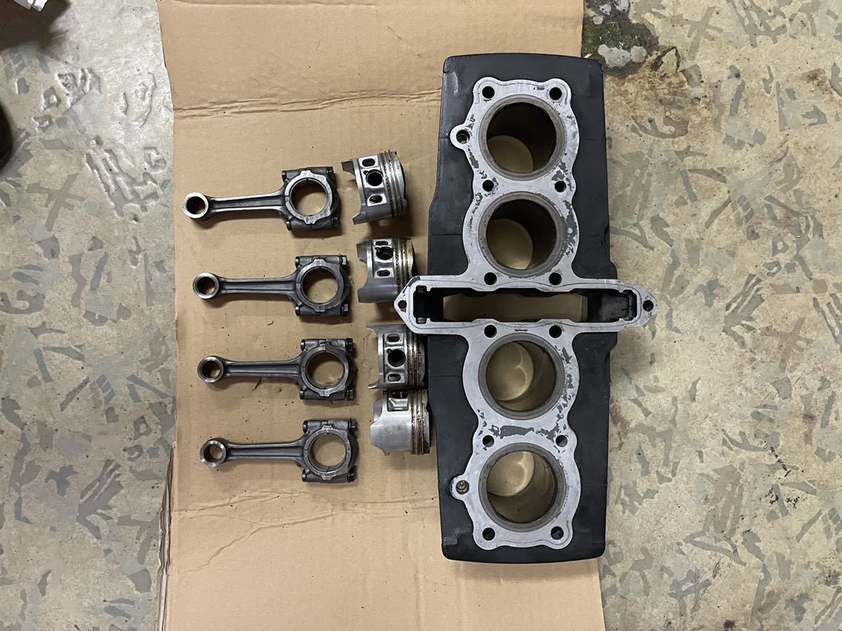 CBR 400Fシリンダーとピストン部品ジャンク