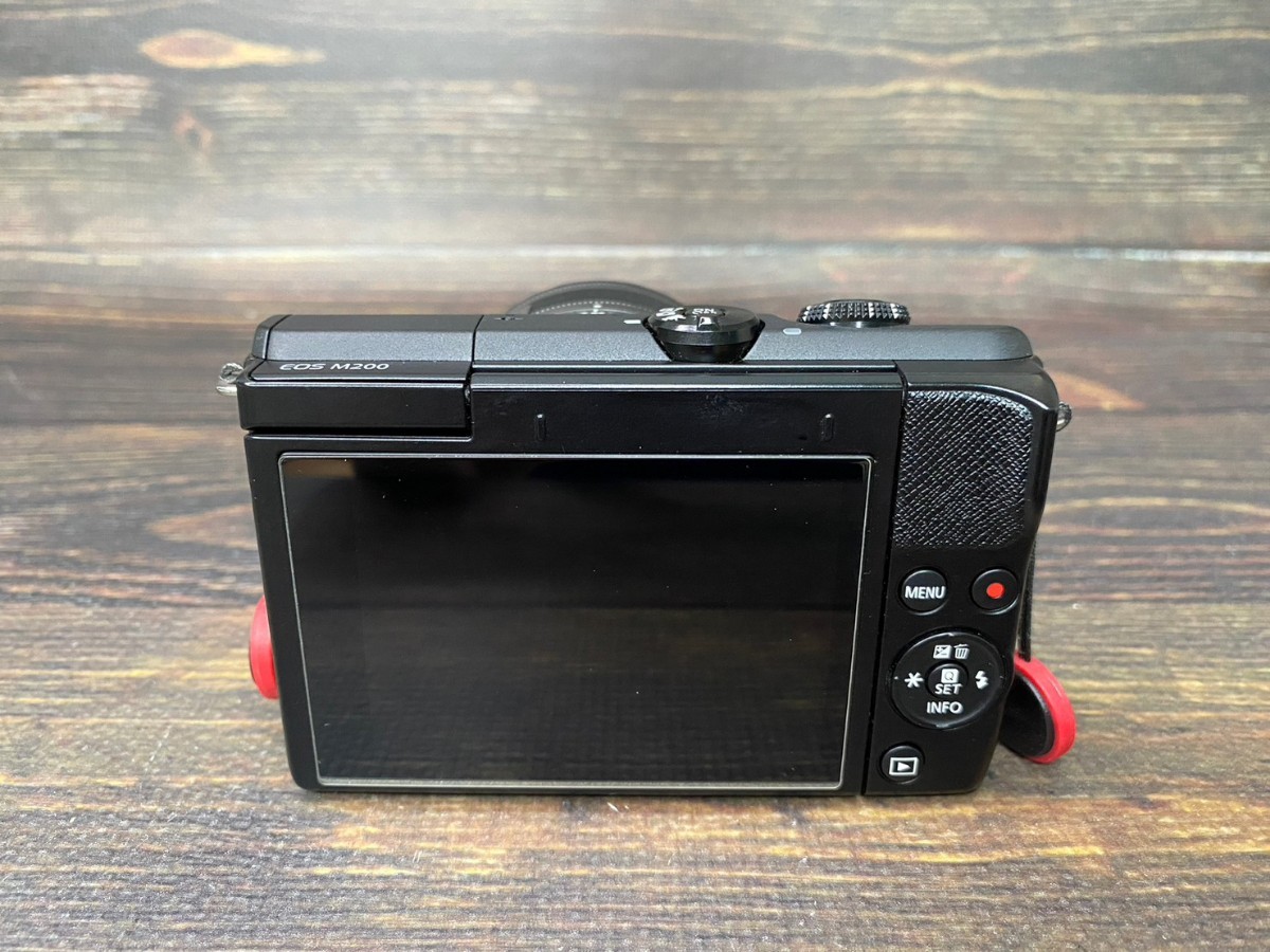 箱付きCanon EOS M200 ミラーレス一眼カメラ 本体