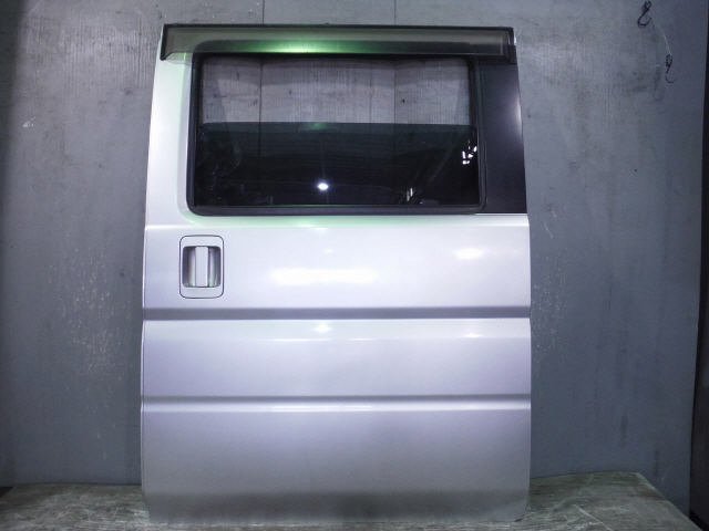 4D22 【軽傷】ハイエース ナロー 200 前期 純正 フロントバンパー