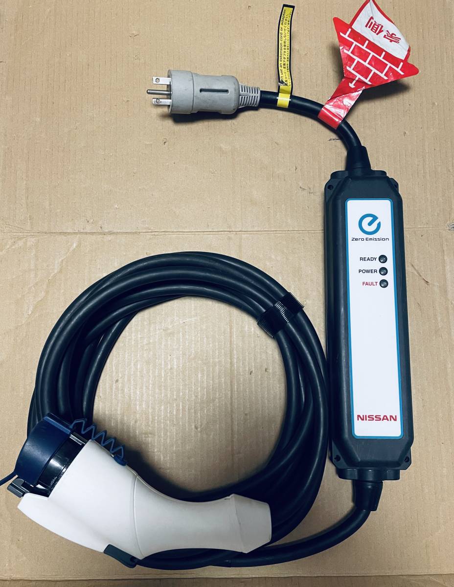 車 新品未使用新ロゴタイプ最新型番リーフ充電ケーブル 6WX0A 430