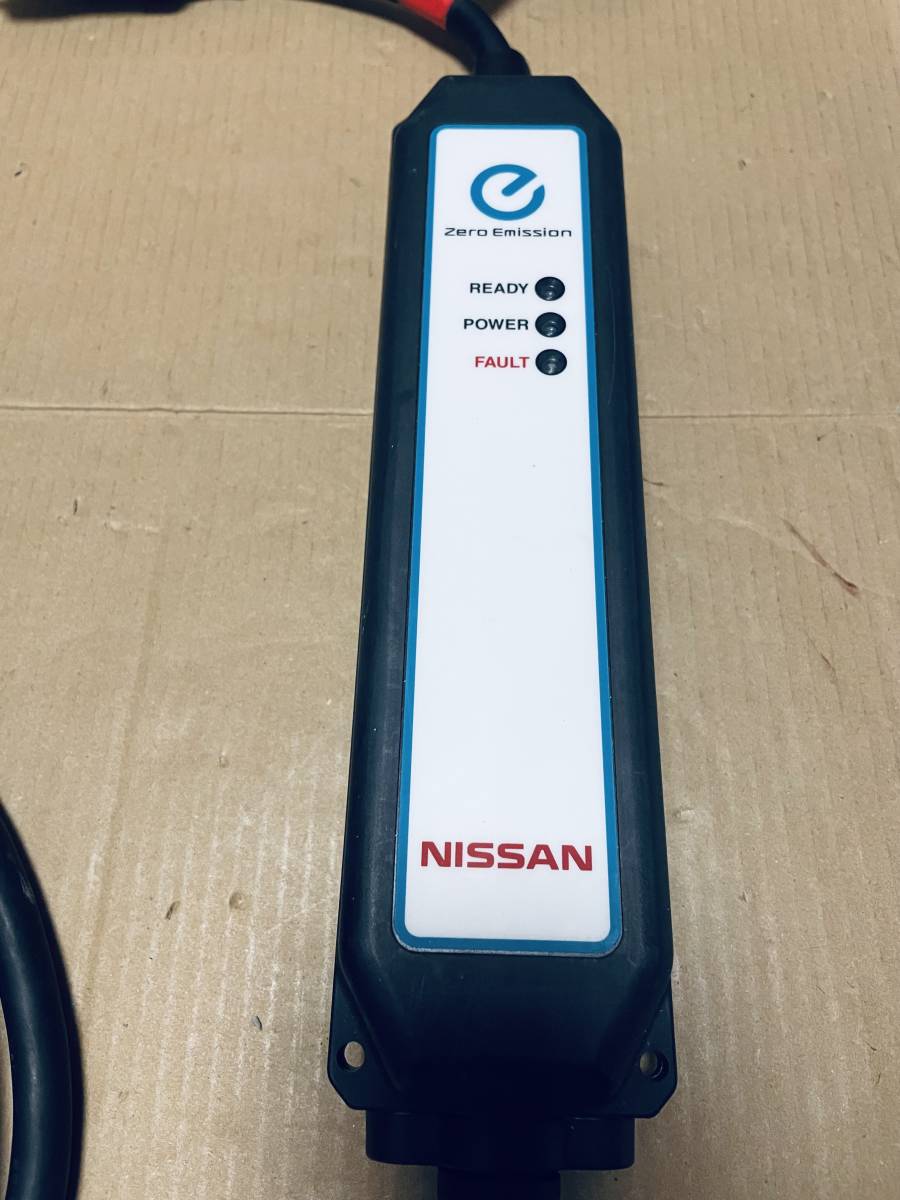 車 新品未使用新ロゴタイプ最新型番リーフ充電ケーブル 6WX0A 430