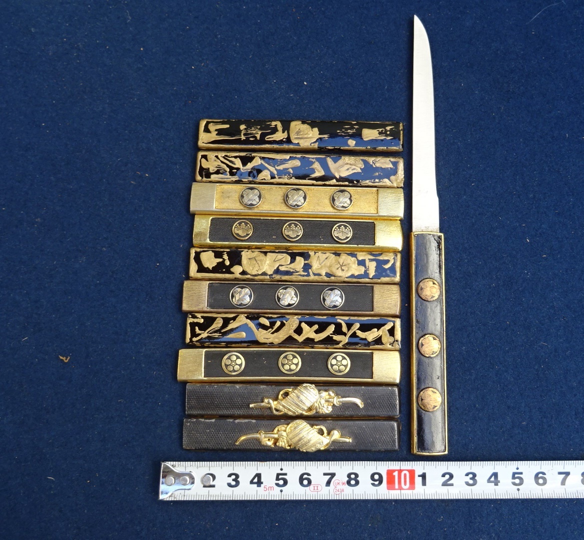 武具　刀装具 刀剣 小柄 10個 武具 小柄 刀装具 縁金 など の落札相場