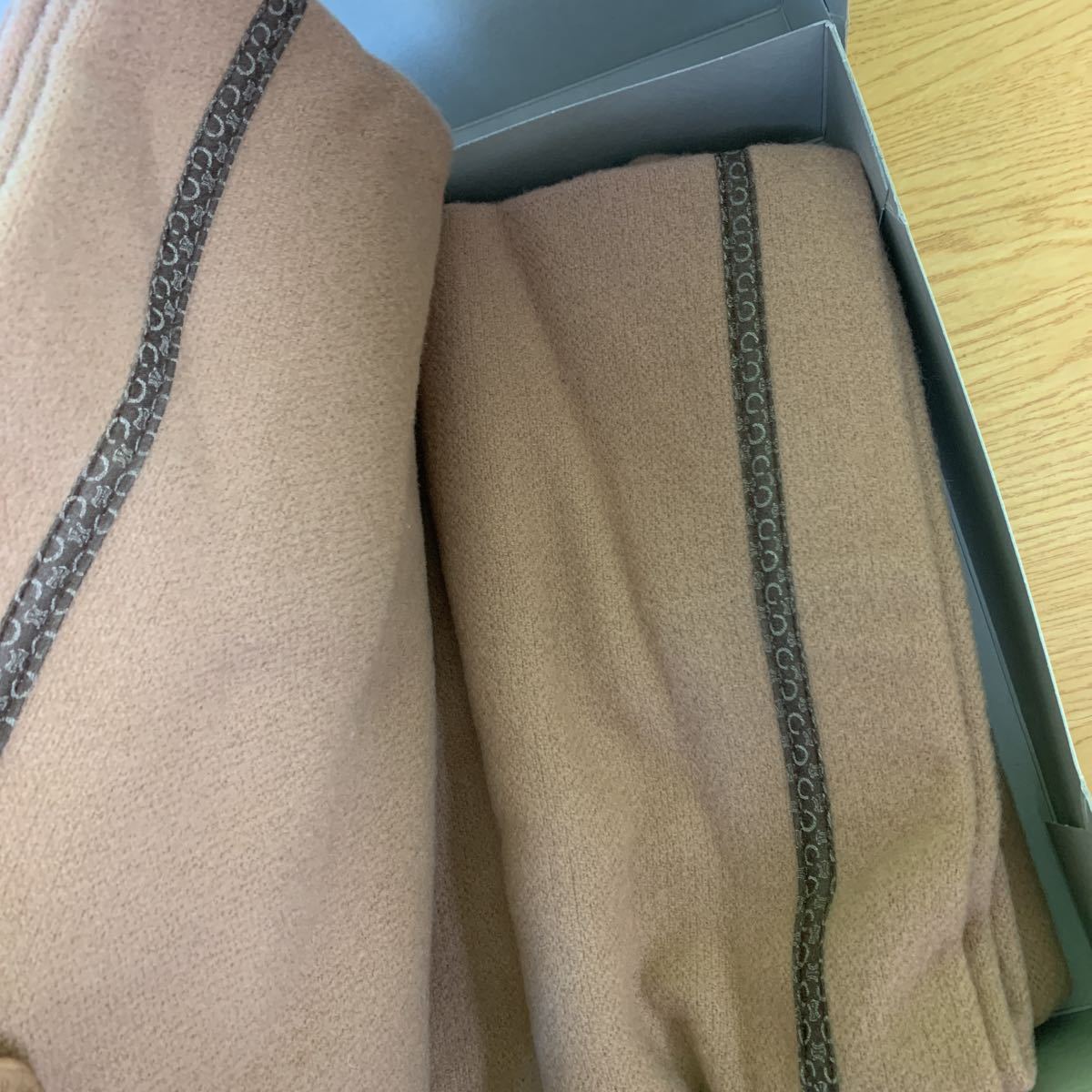 未使用品 未使用 タグ付き セリーヌ ウール100% ベージュ CELINE 未使用品 未使用 タグ付き セリーヌ ウール100% ベージュ CELINE