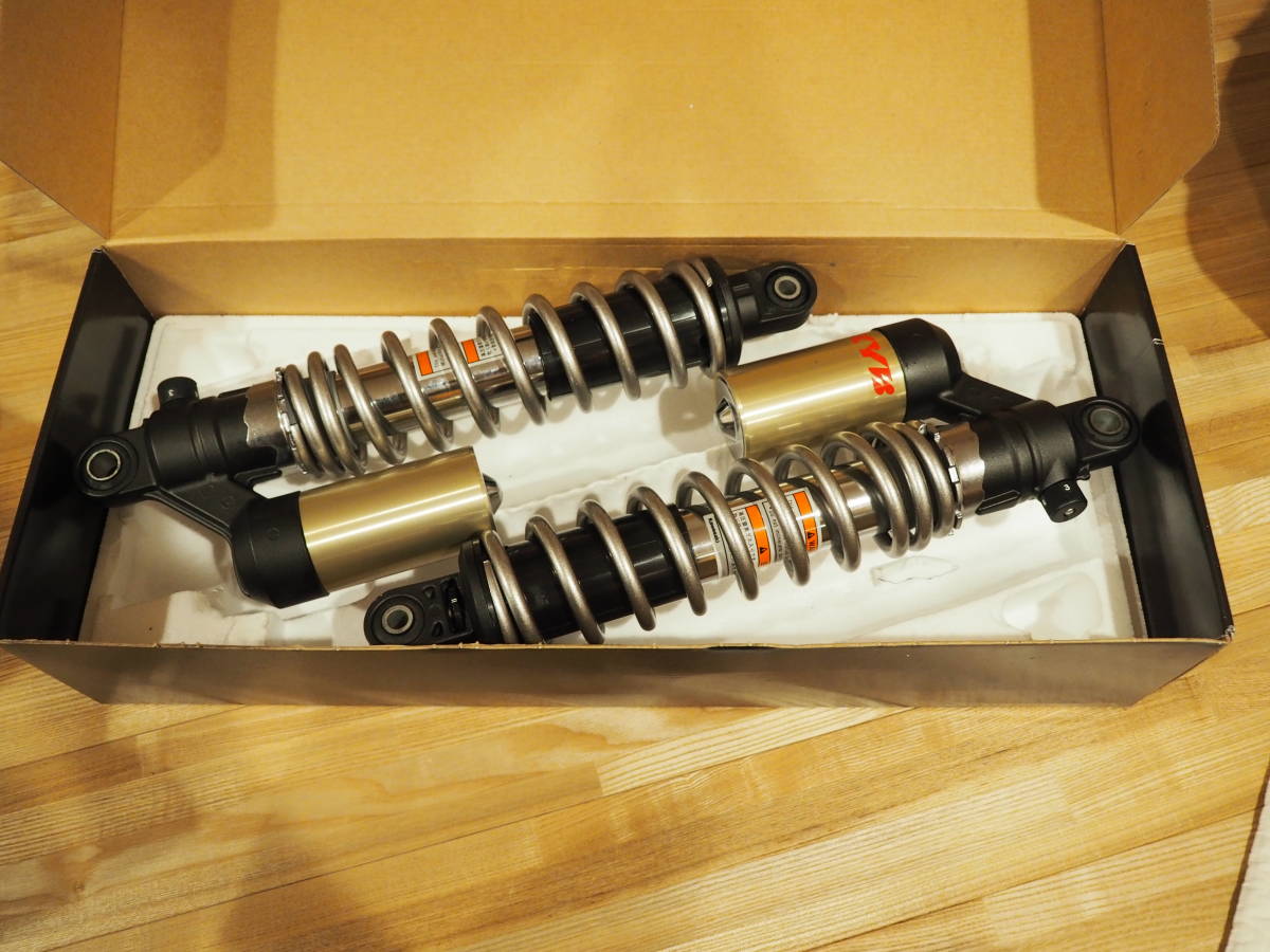 ZRX 1200 ダエグ リアサス KYB純正ショック 未使用 KYB リア