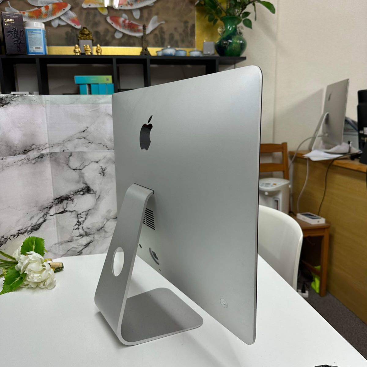 Apple iMac (Late2013 )◇21.5インチ / Core i5 / 8GB / HDD：1TB LK07
