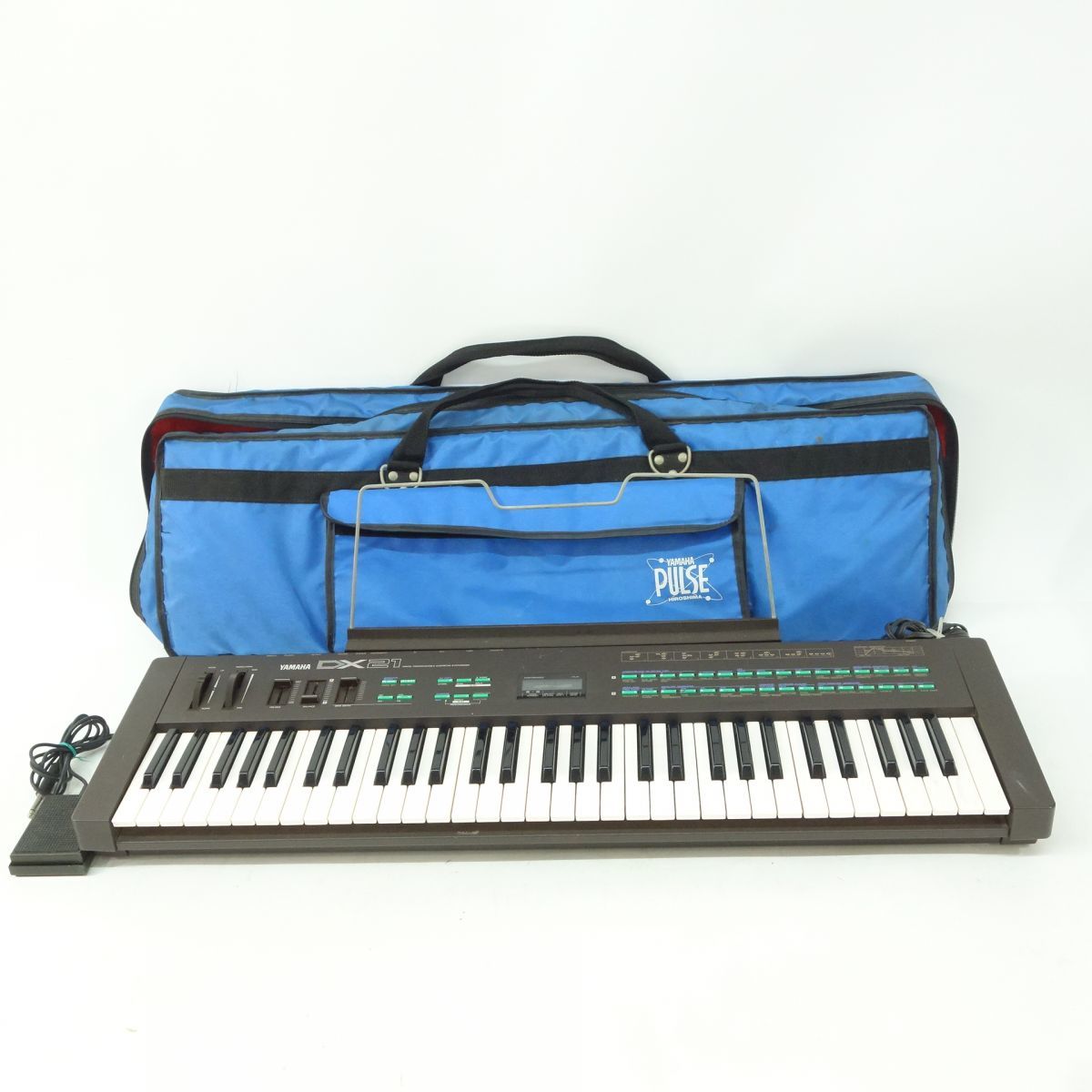 Yamaha DX21 61鍵 シンセサイザー 095 YAMAHA ヤマハ DX21 シンセサイザー 61鍵盤 ※現状品