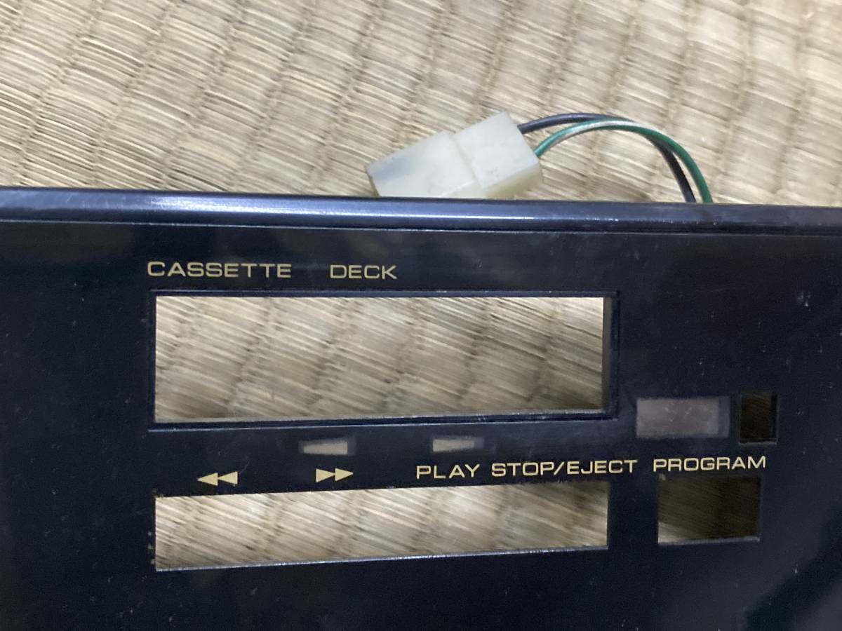 910ブルーバード 純正 カセットデッキ